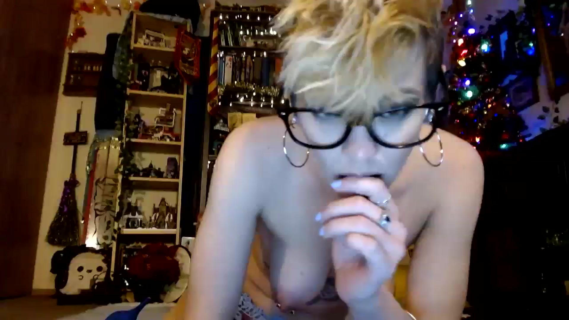 Gallery image thumbnail from Ancored's myfreecams stream on, 12/13/2023, 22:17 image 5 of 20