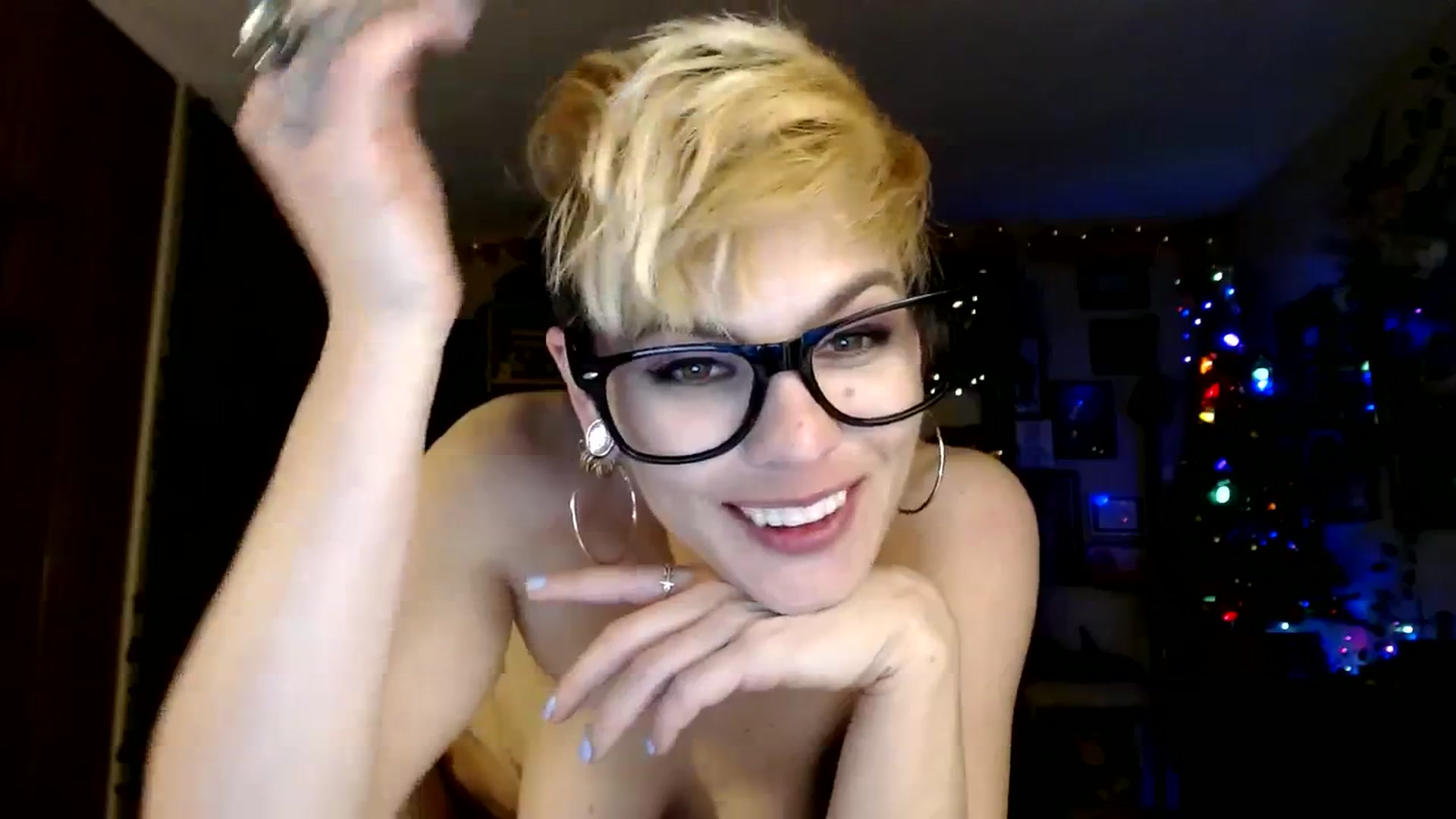 Gallery image thumbnail from Ancored's myfreecams stream on, 12/15/2023, 02:21 image 8 of 20