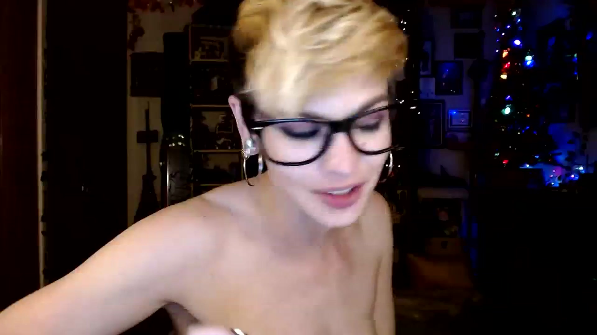 Gallery image thumbnail from Ancored's myfreecams stream on, 12/15/2023, 02:21 image 5 of 20