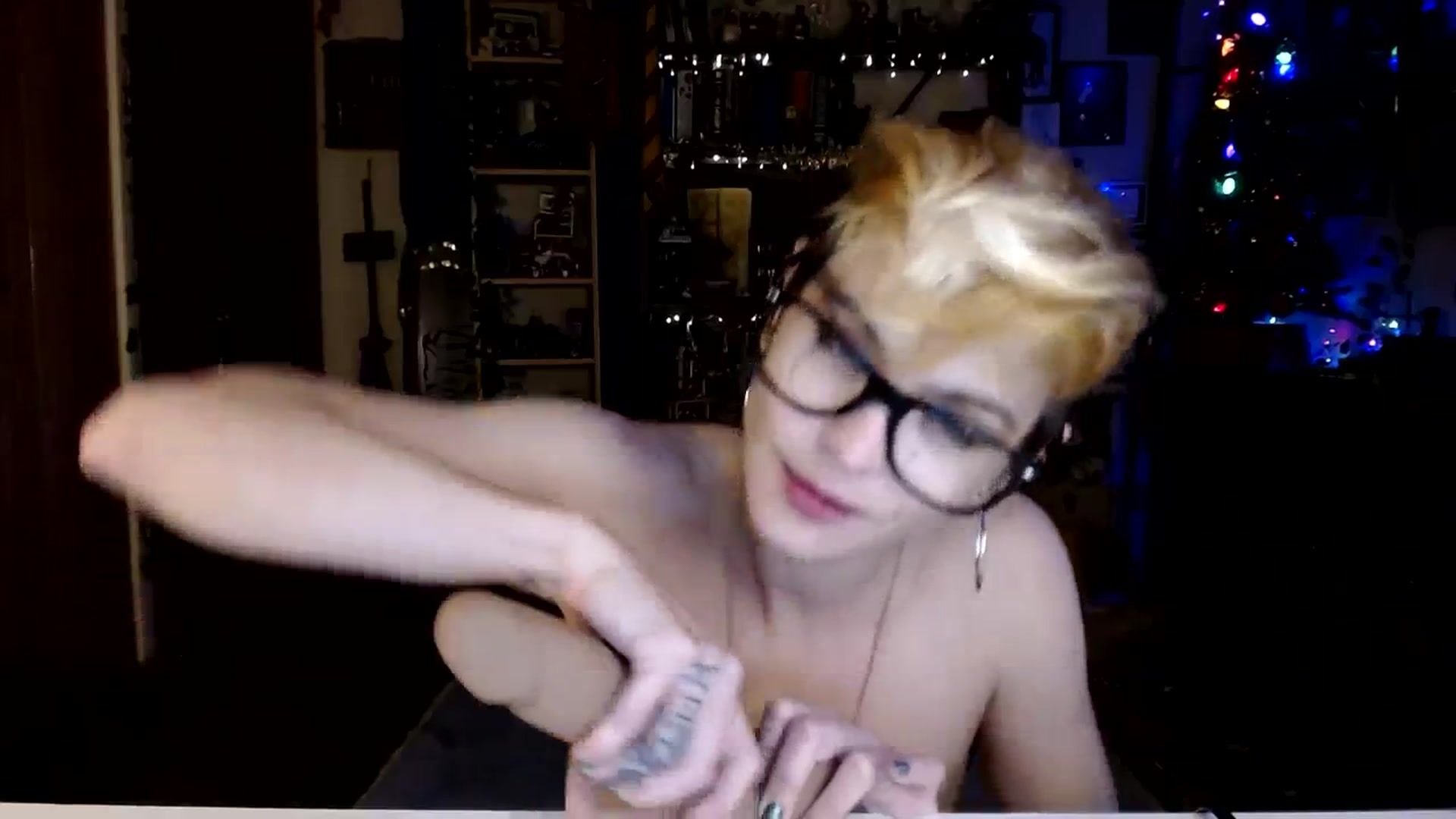 Gallery image thumbnail from Ancored's myfreecams stream on, 12/19/2023, 23:25 image 11 of 20