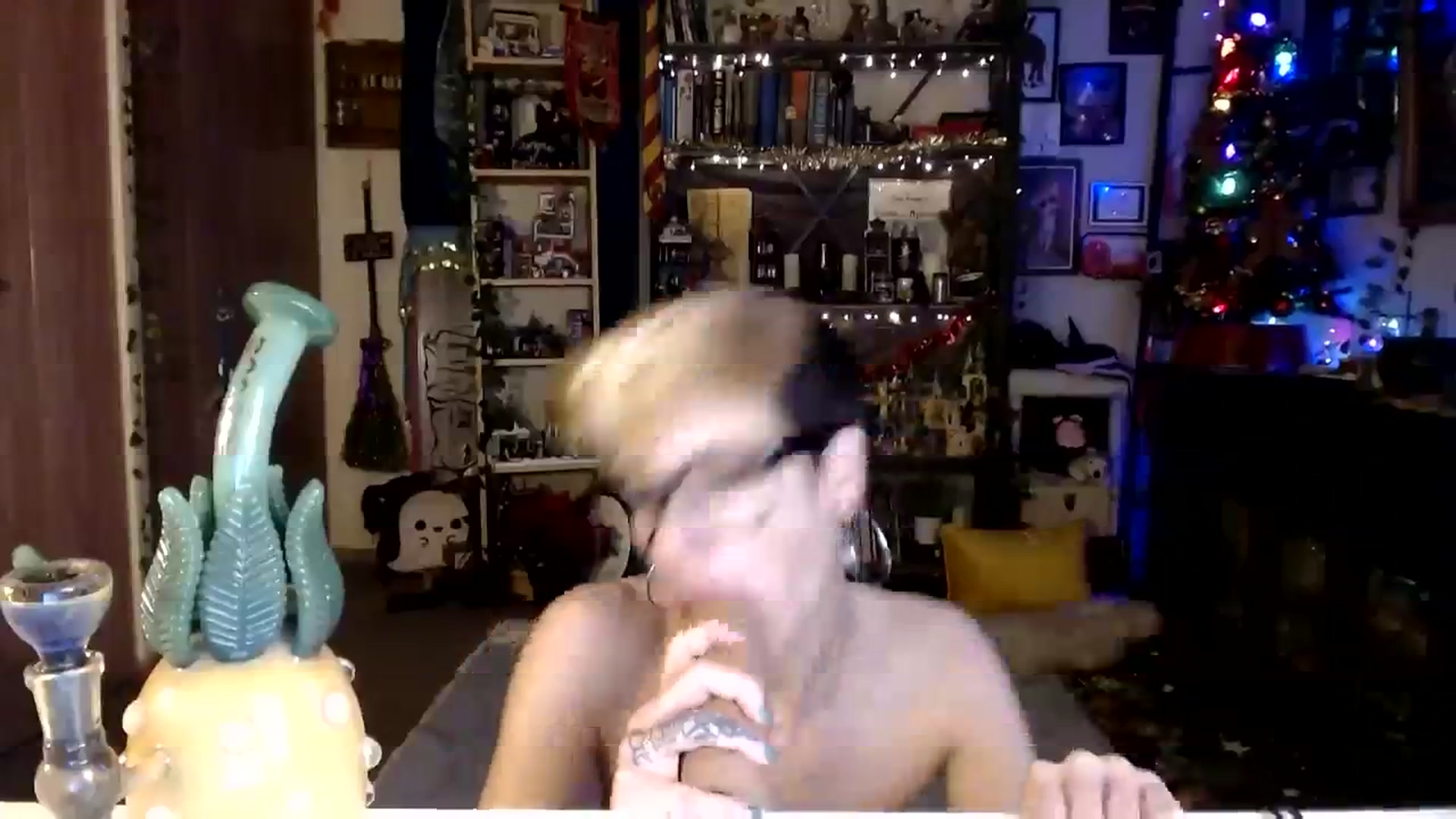 Gallery image thumbnail from Ancored's myfreecams stream on, 12/19/2023, 23:25 image 14 of 20