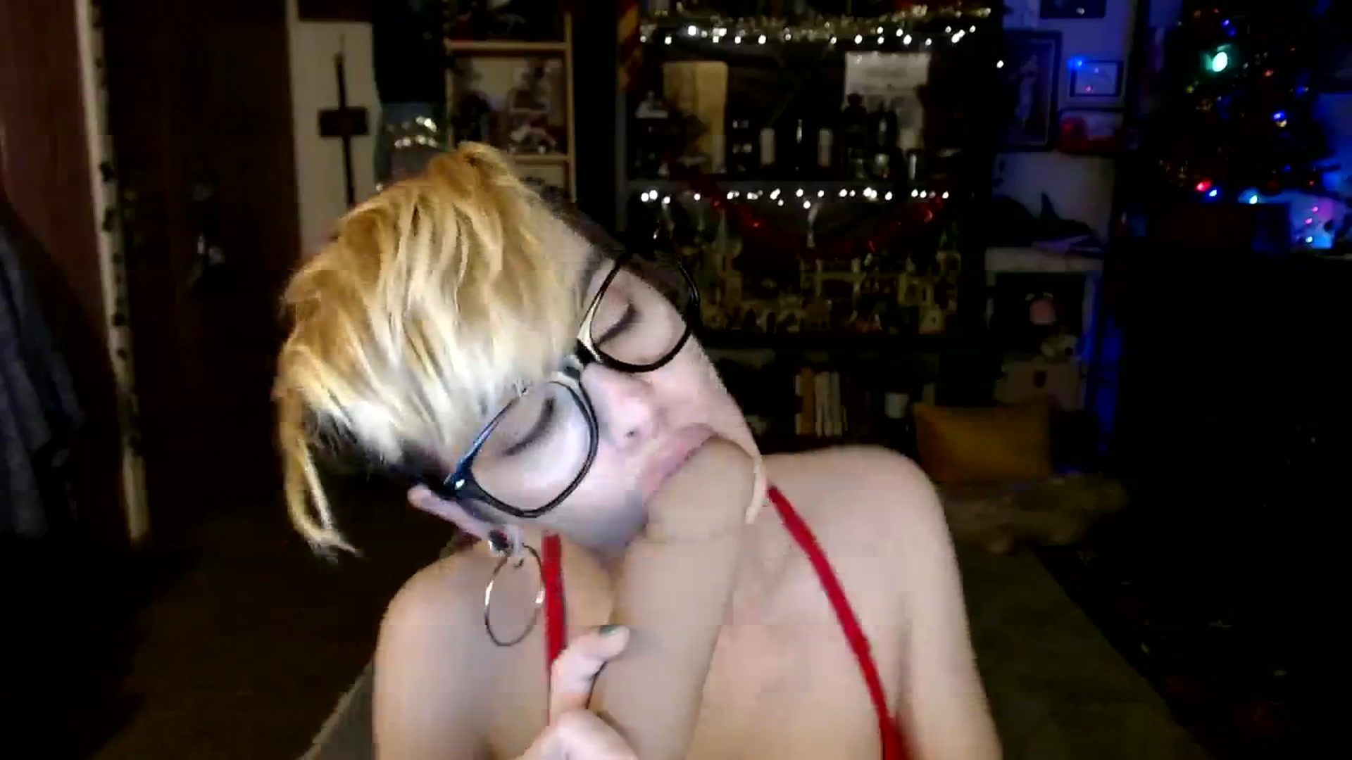 Gallery image thumbnail from Ancored's myfreecams stream on, 12/22/2023, 24:26 image 16 of 20