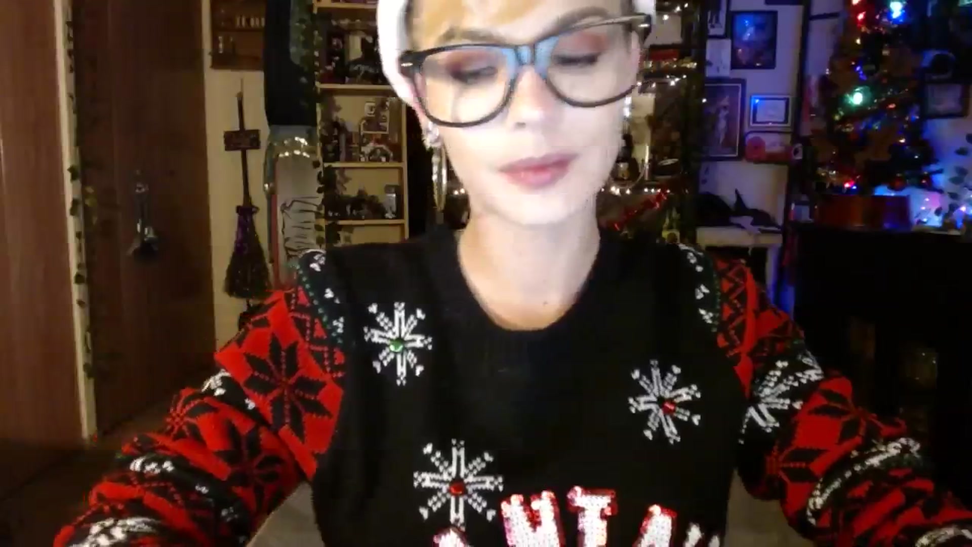 Gallery image thumbnail from Ancored's myfreecams stream on, 12/24/2023, 23:41 image 8 of 20