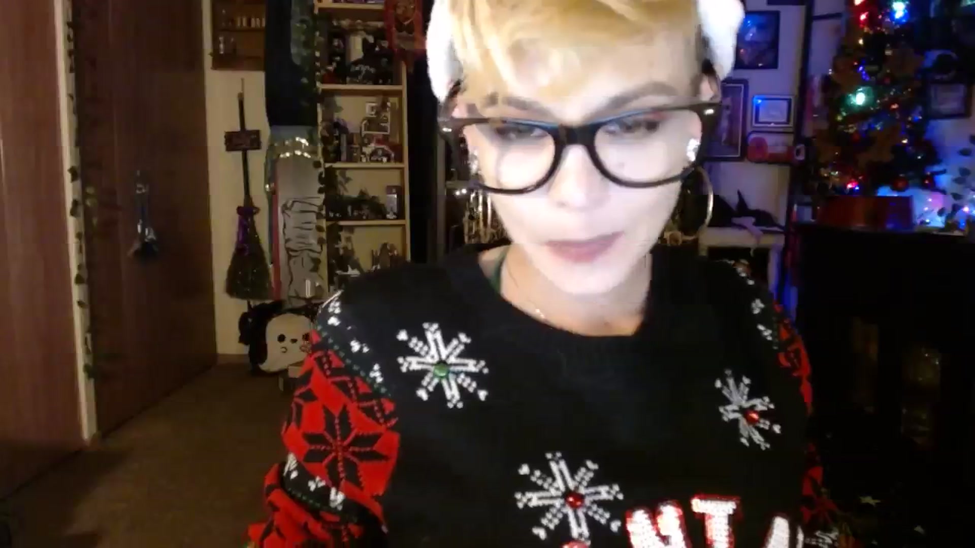 Gallery image thumbnail from Ancored's myfreecams stream on, 12/24/2023, 23:41 image 7 of 20