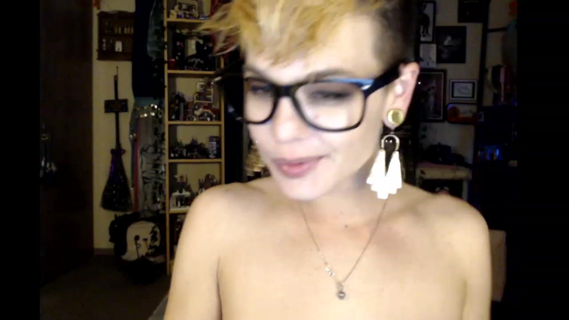 Gallery image thumbnail from Ancored's myfreecams stream on, 01/10/2024, 03:01 image 4 of 20