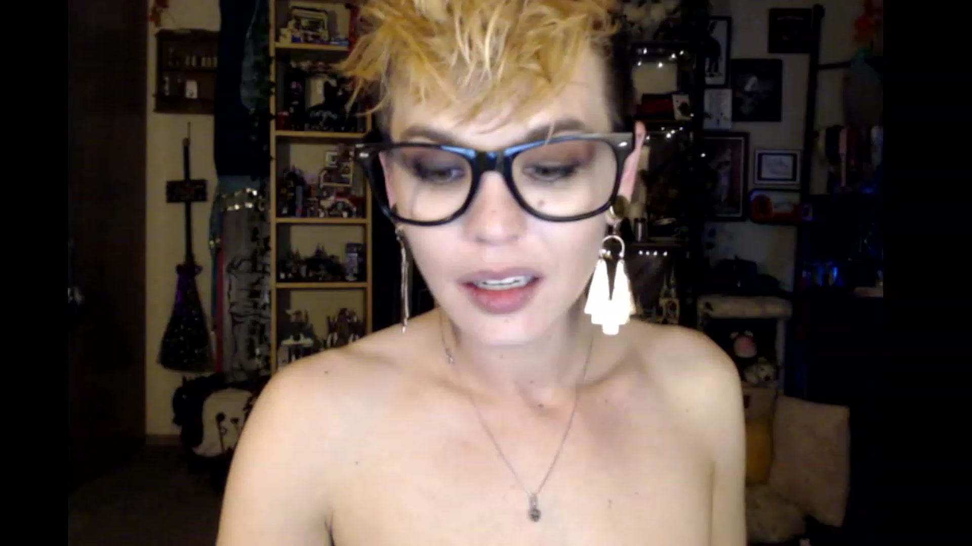 Gallery image thumbnail from Ancored's myfreecams stream on, 01/10/2024, 03:01 image 16 of 20