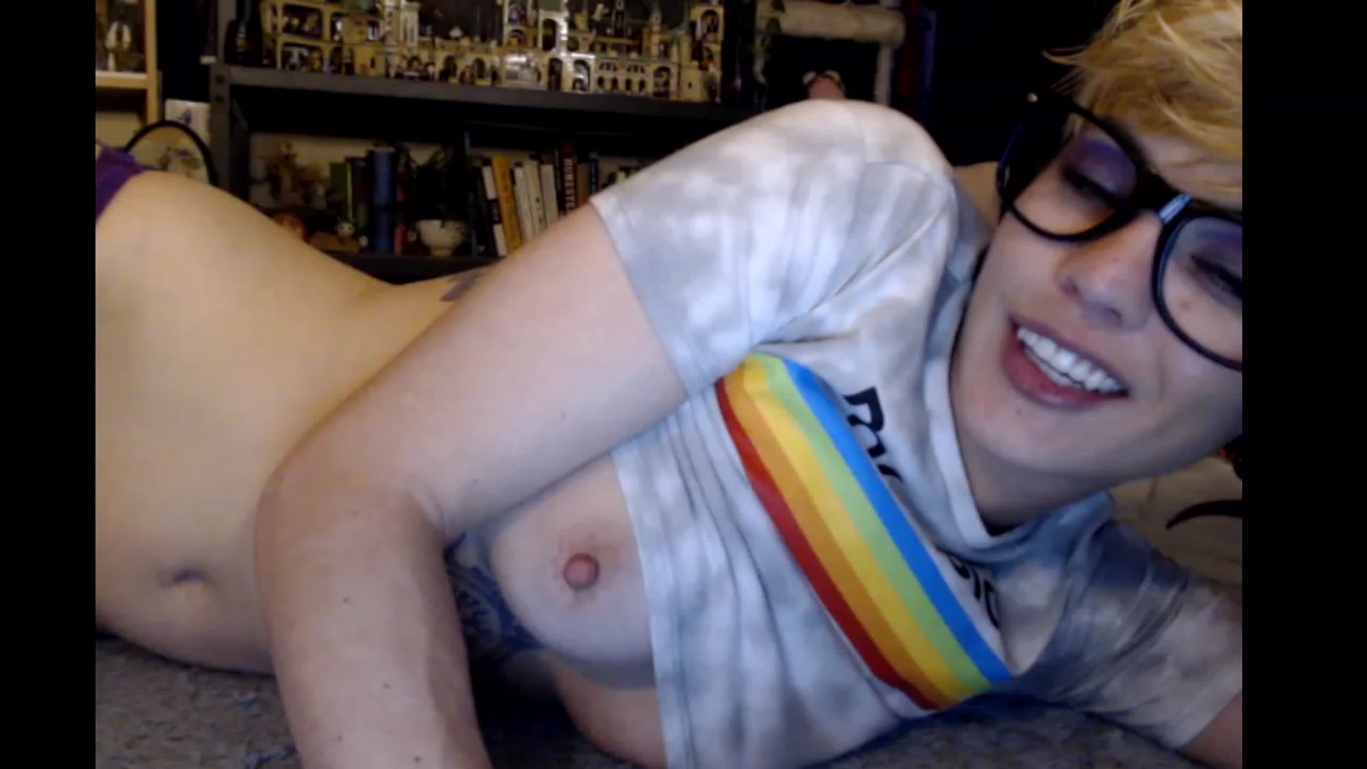 Gallery image thumbnail from Ancored's myfreecams stream on, 01/12/2024, 01:16 image 19 of 20