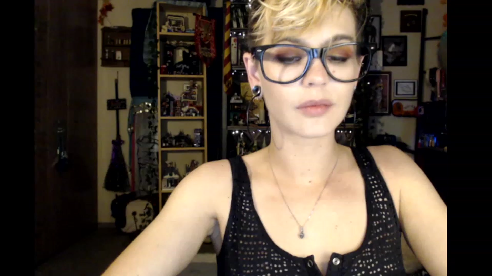 Gallery image thumbnail from Ancored's myfreecams stream on, 01/13/2024, 24:15 image 15 of 20