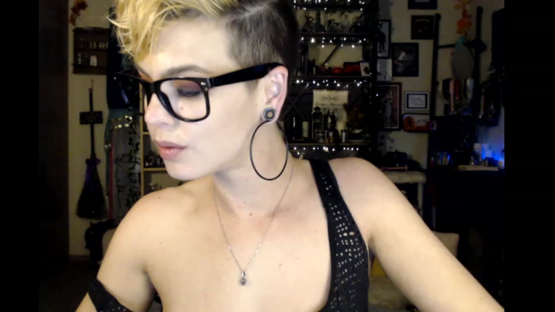 Gallery image thumbnail from Ancored's myfreecams stream on, 01/13/2024, 24:15 image 4 of 20