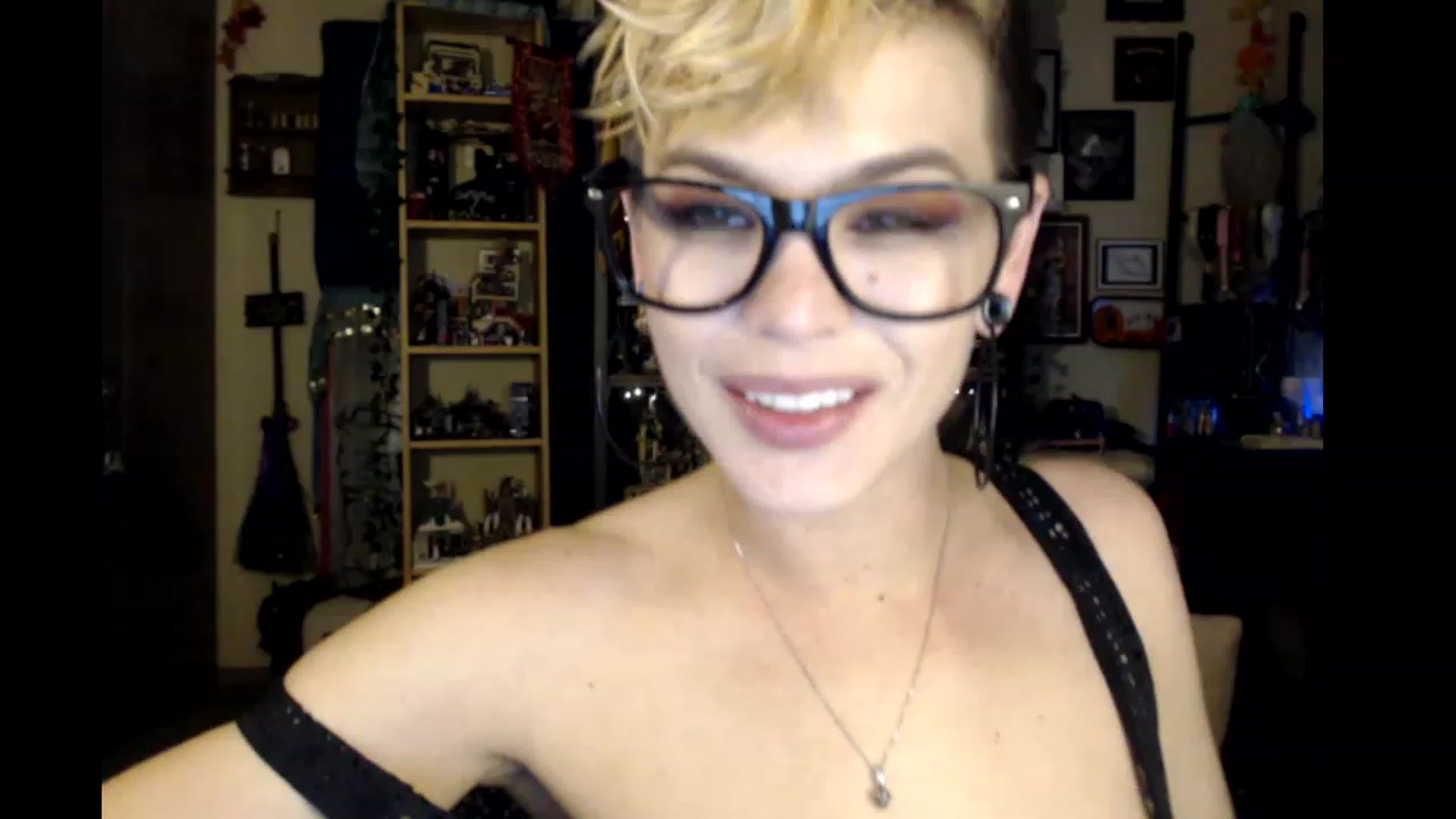 Gallery image thumbnail from Ancored's myfreecams stream on, 01/13/2024, 24:15 image 2 of 20