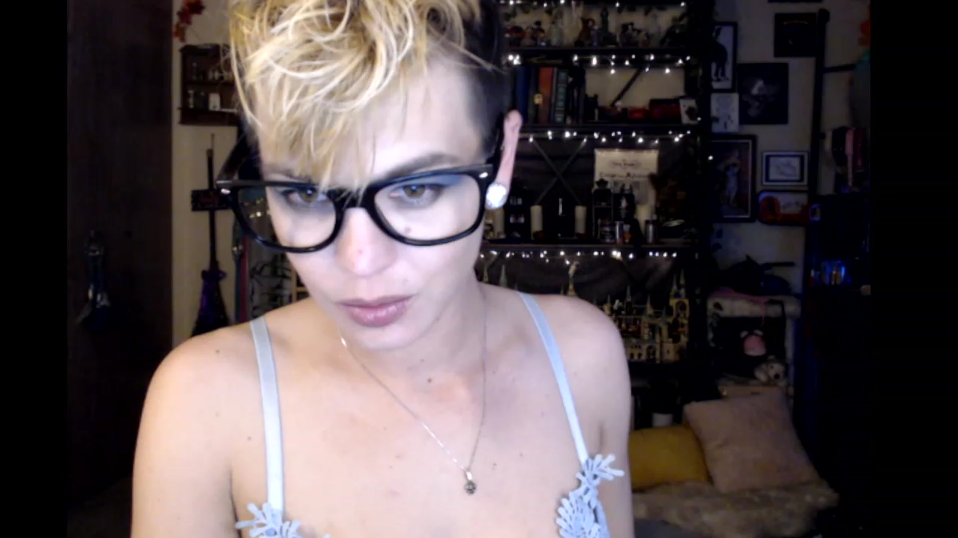 Gallery image thumbnail from Ancored's myfreecams stream on, 01/15/2024, 23:34 image 13 of 20