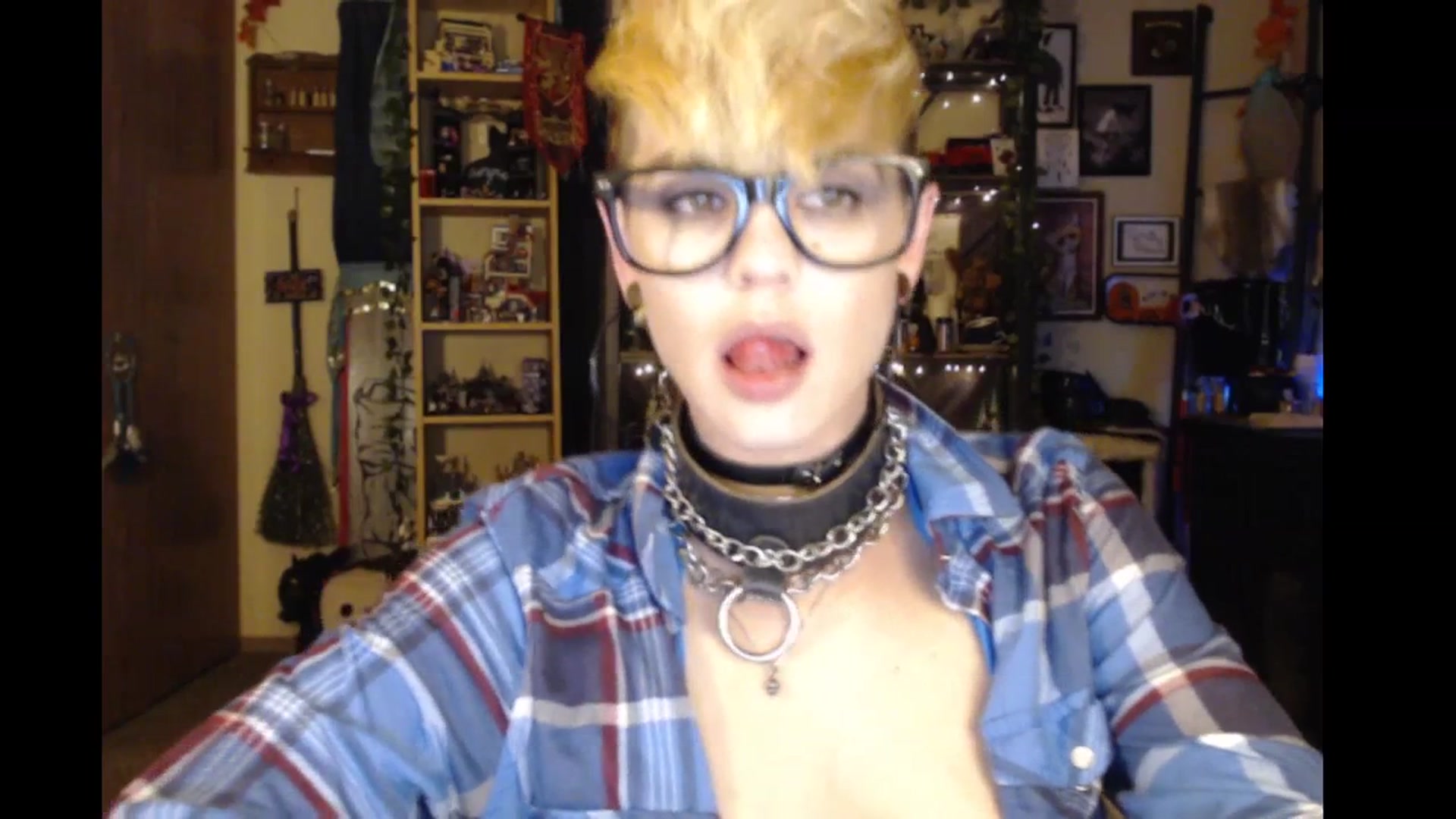 Gallery image thumbnail from Ancored's myfreecams stream on, 01/30/2024, 24:58 image 16 of 20