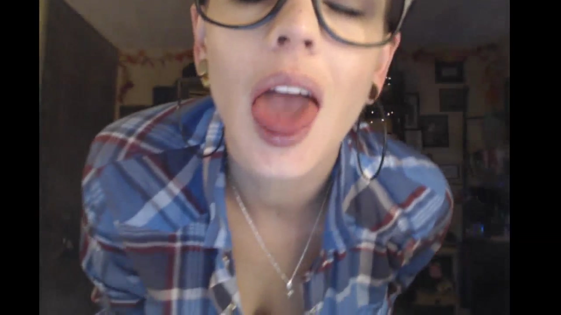 Gallery image thumbnail from Ancored's myfreecams stream on, 01/30/2024, 24:58 image 9 of 20