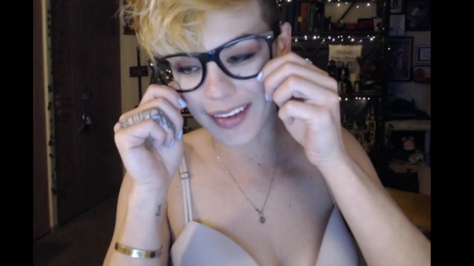 Gallery image thumbnail from Ancored's myfreecams stream on, 01/31/2024, 24:24 image 10 of 20