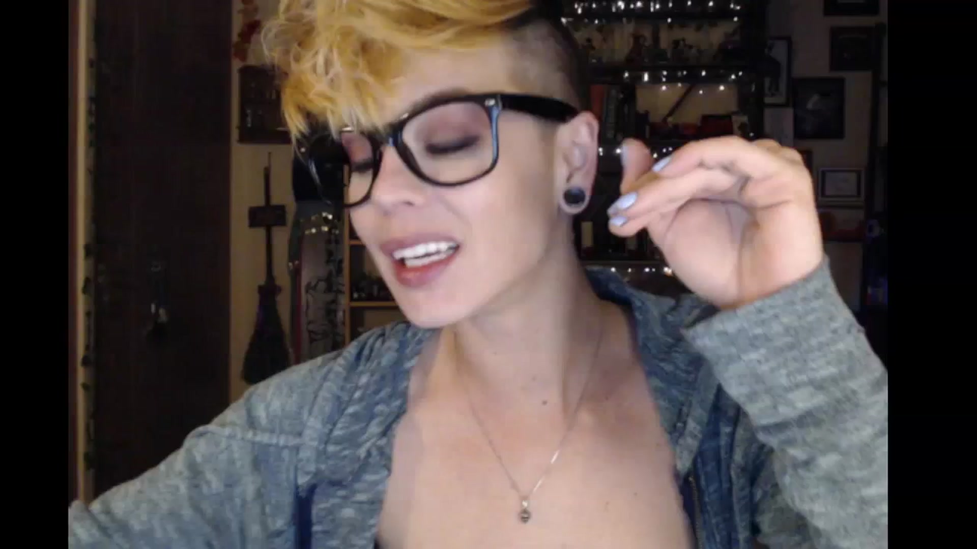 Gallery image thumbnail from Ancored's myfreecams stream on, 01/31/2024, 24:58 image 9 of 20