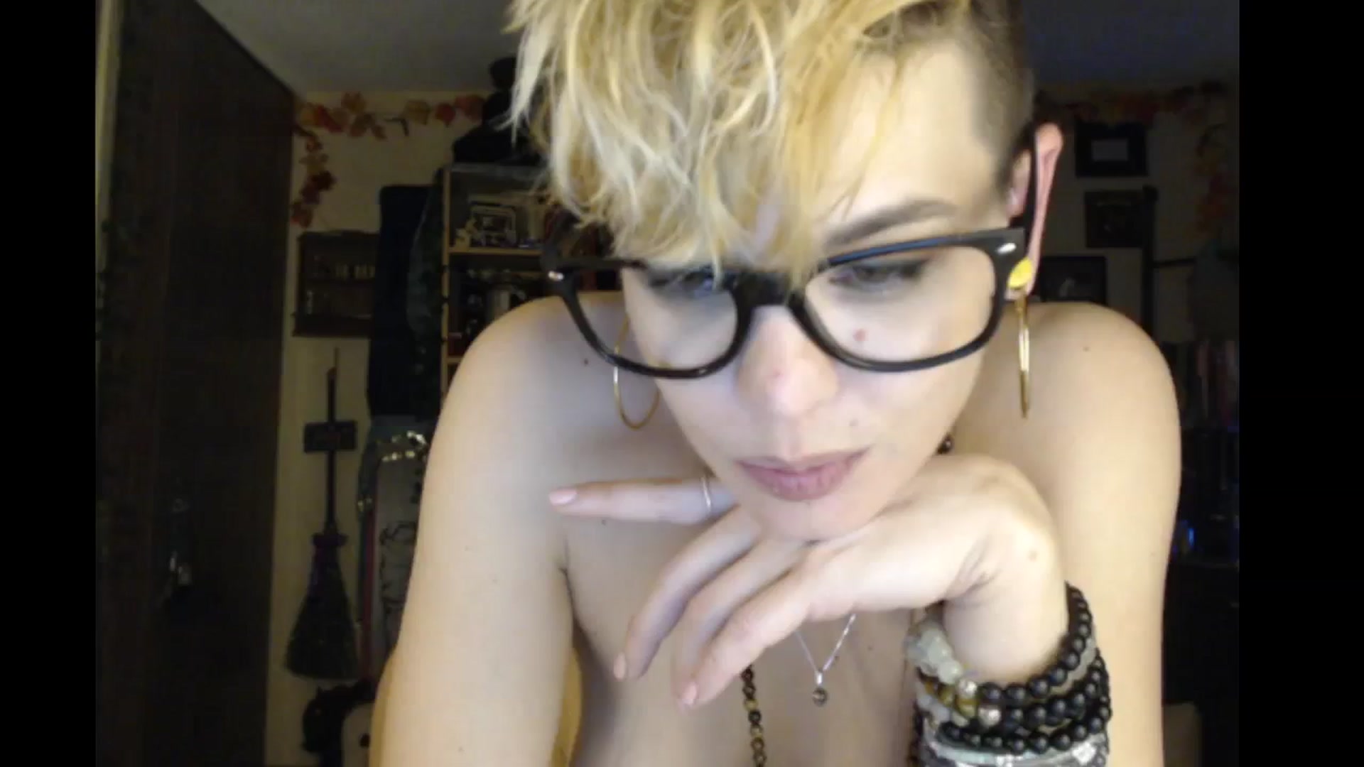 Gallery image thumbnail from Ancored's myfreecams stream on, 02/03/2024, 02:42 image 17 of 20