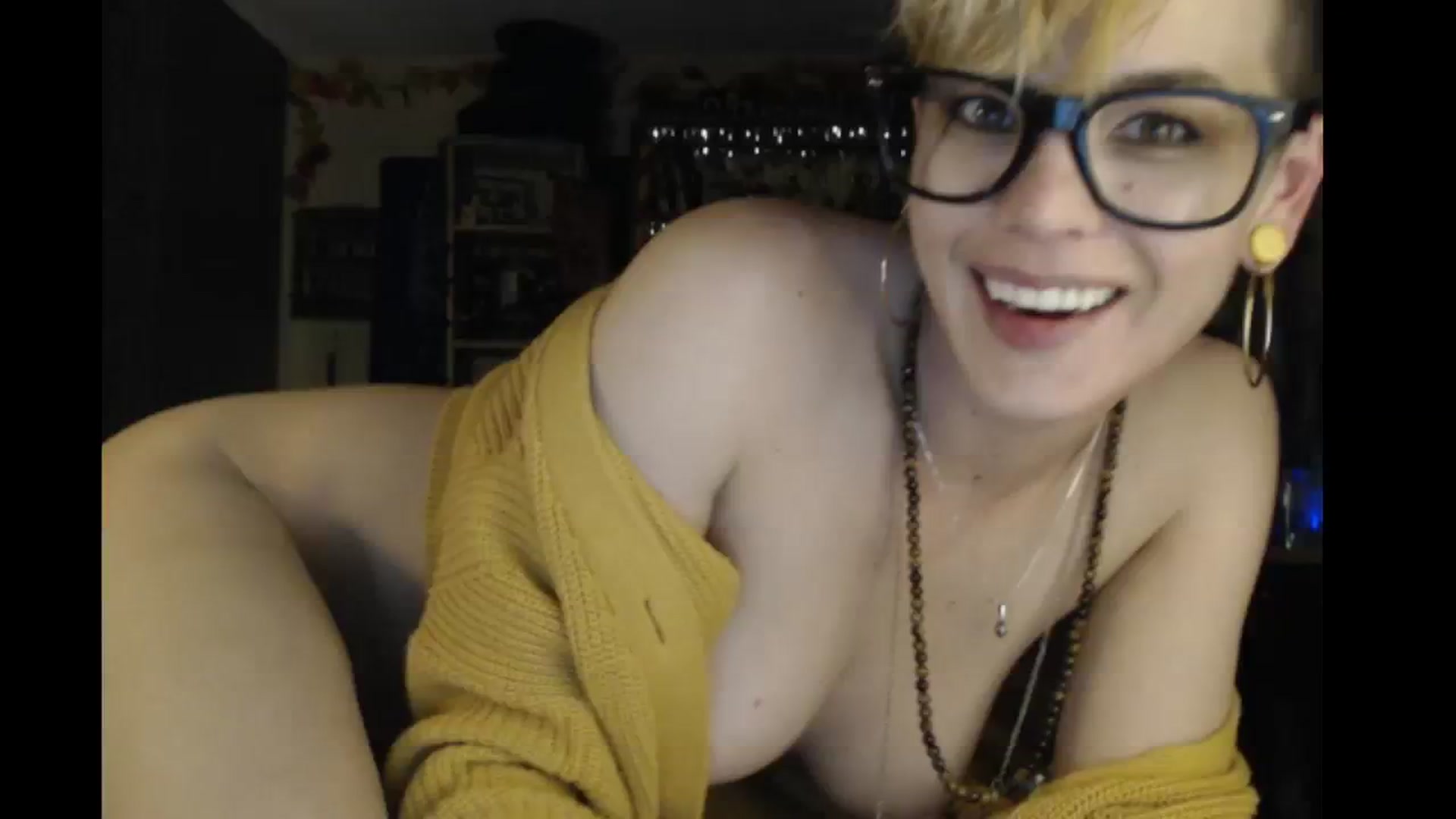 Gallery image thumbnail from Ancored's myfreecams stream on, 02/03/2024, 02:42 image 12 of 20