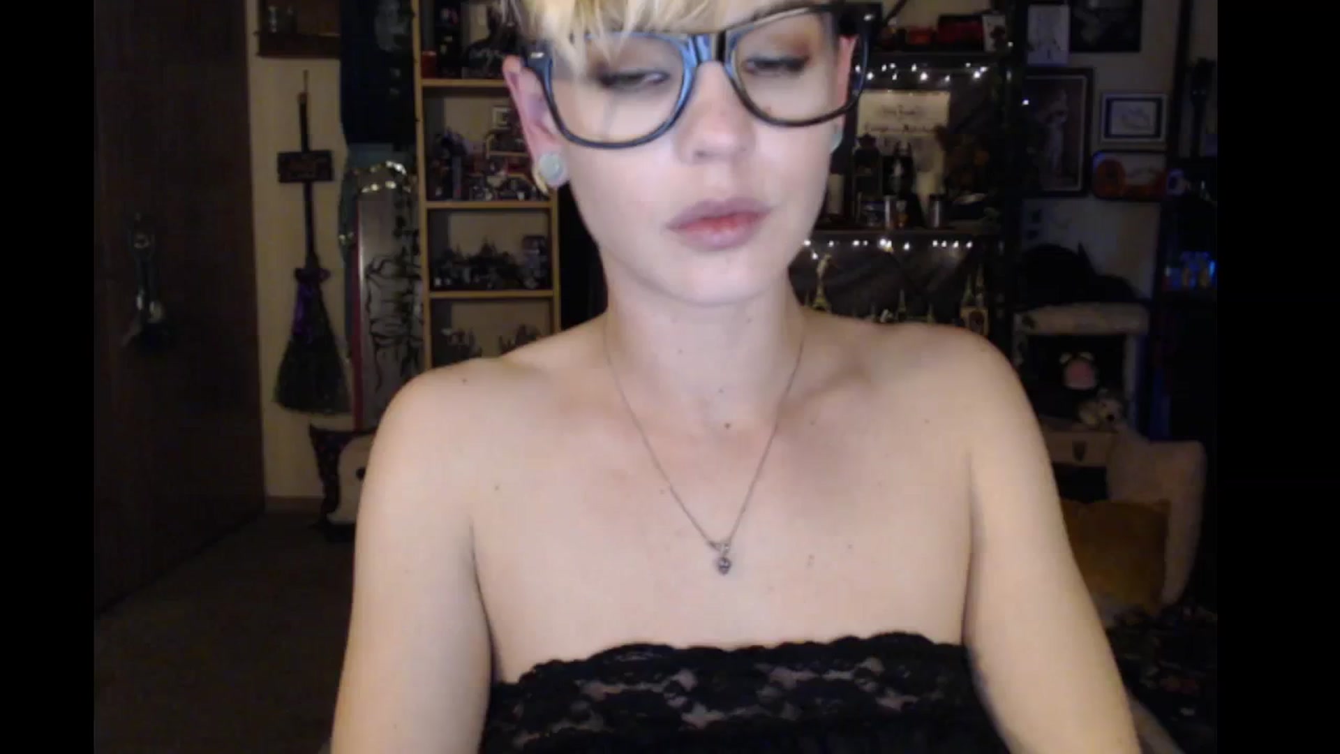 Gallery image thumbnail from Ancored's myfreecams stream on, 02/04/2024, 24:53 image 19 of 20