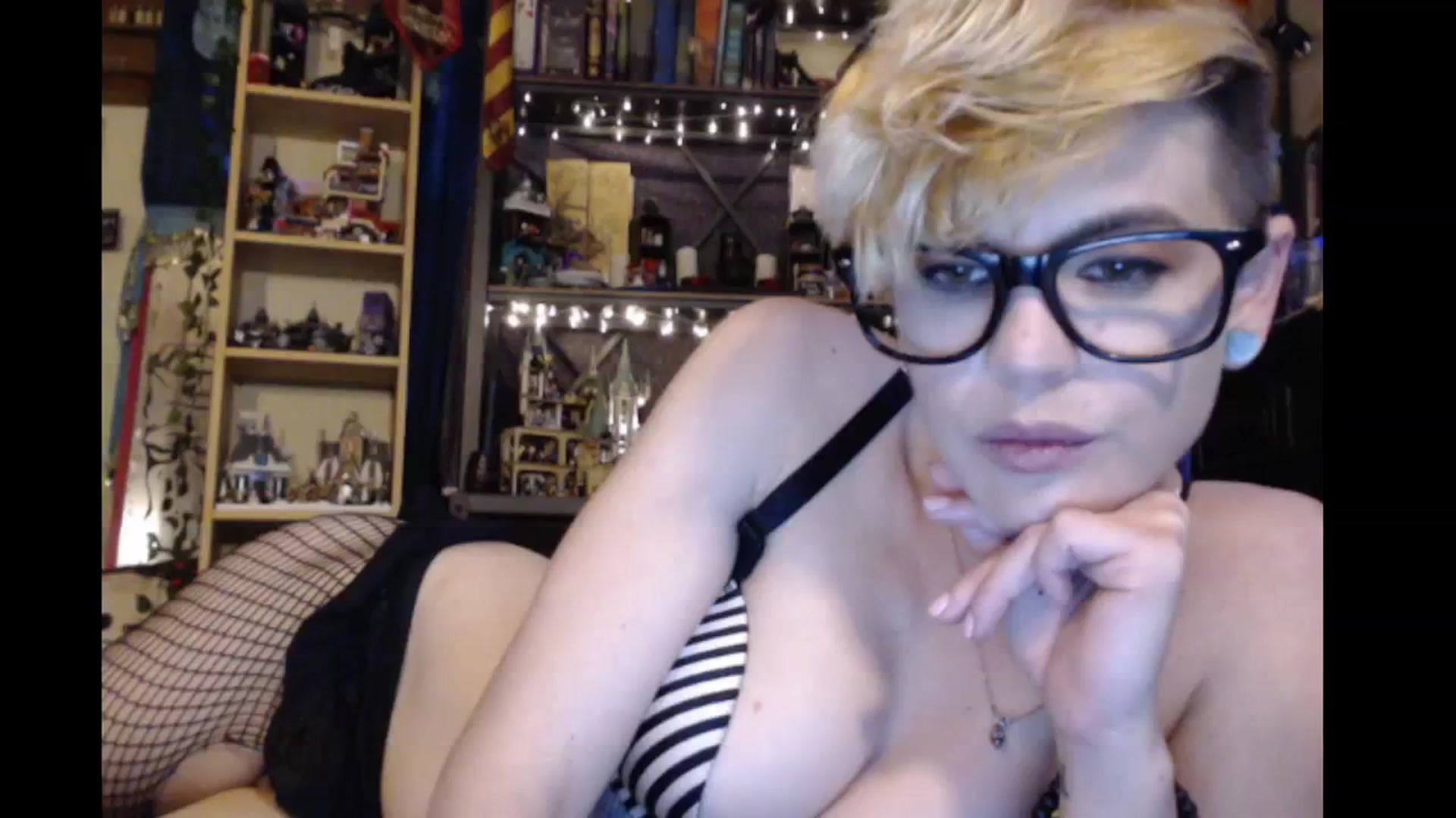 Gallery image thumbnail from Ancored's myfreecams stream on, 02/04/2024, 24:53 image 2 of 20