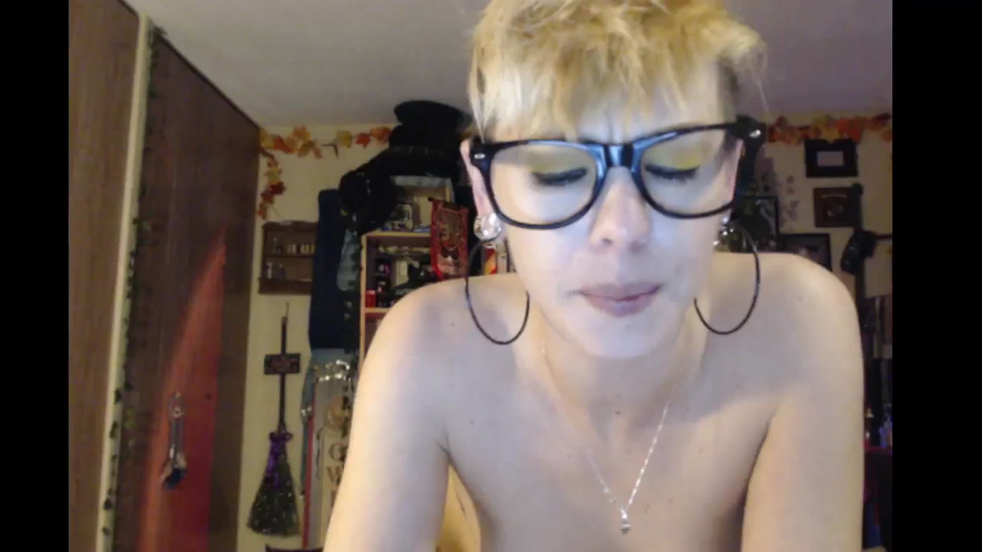 Gallery image thumbnail from Ancored's myfreecams stream on, 02/19/2024, 02:16 image 15 of 20
