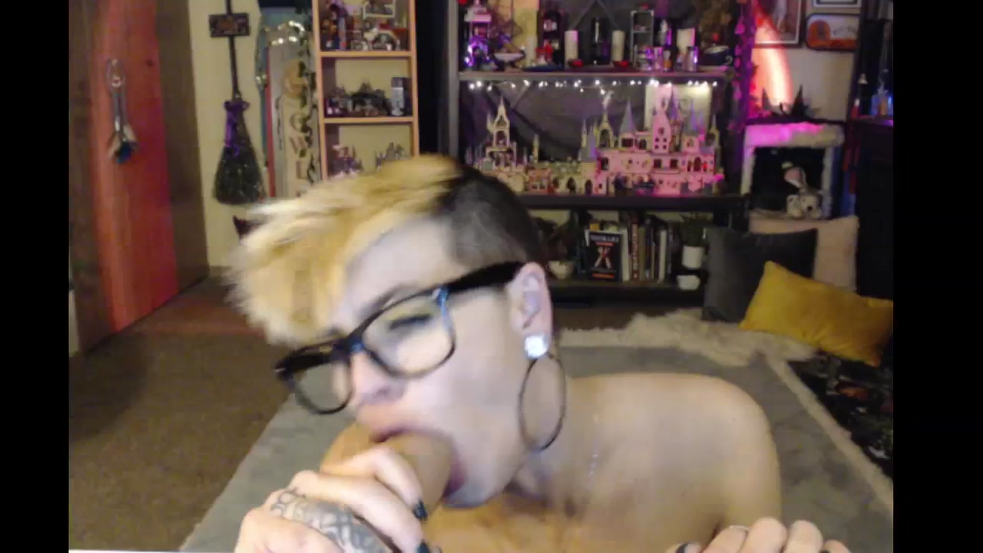 Gallery image thumbnail from Ancored's myfreecams stream on, 02/19/2024, 02:16 image 13 of 20
