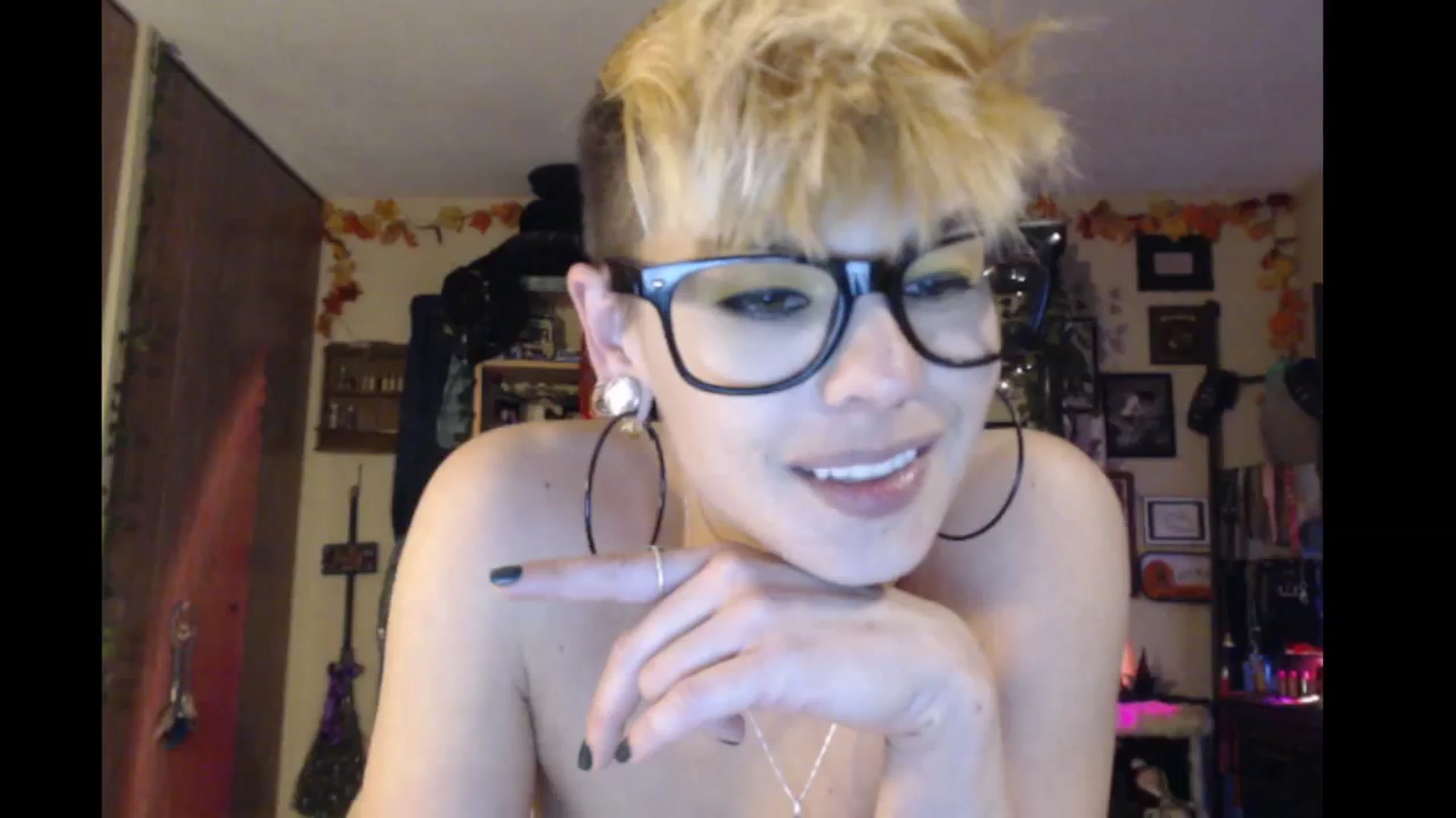Gallery image thumbnail from Ancored's myfreecams stream on, 02/19/2024, 02:16 image 18 of 20