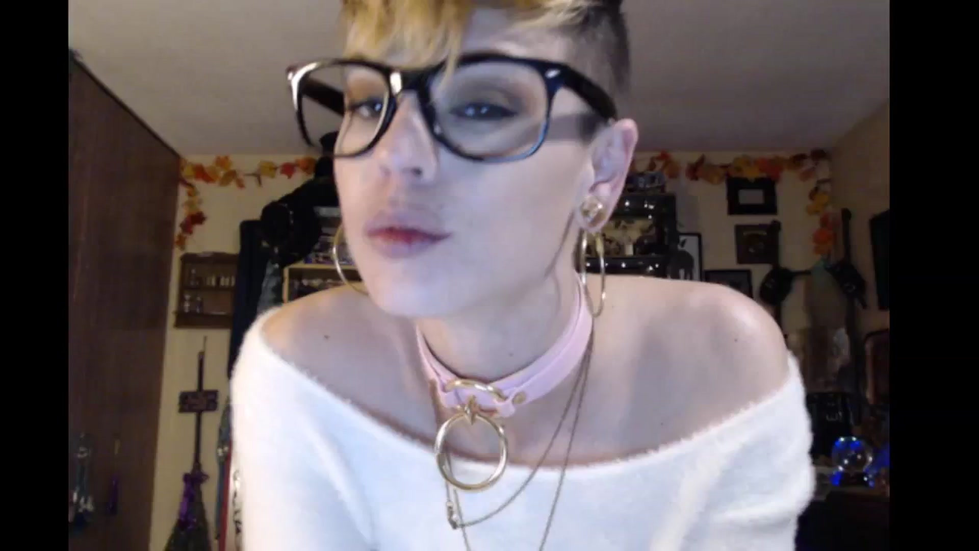 Gallery image thumbnail from Ancored's myfreecams stream on, 03/15/2024, 01:56 image 10 of 20