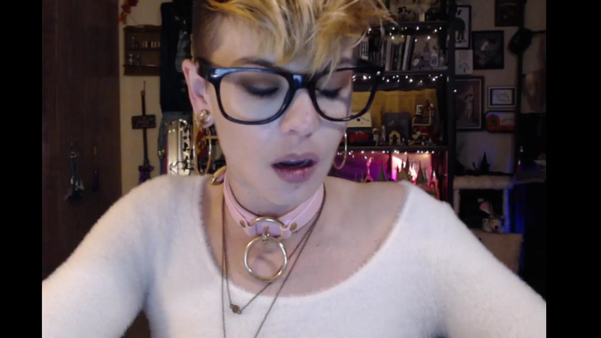 Gallery image thumbnail from Ancored's myfreecams stream on, 03/15/2024, 01:56 image 16 of 20
