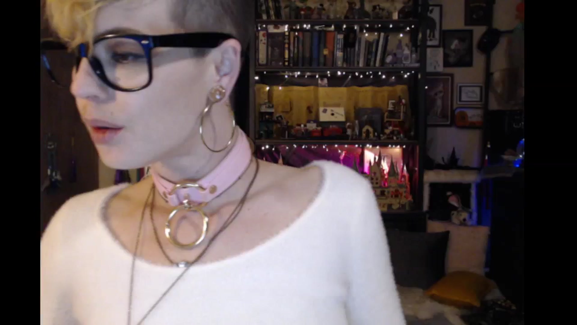 Gallery image thumbnail from Ancored's myfreecams stream on, 03/15/2024, 01:56 image 5 of 20