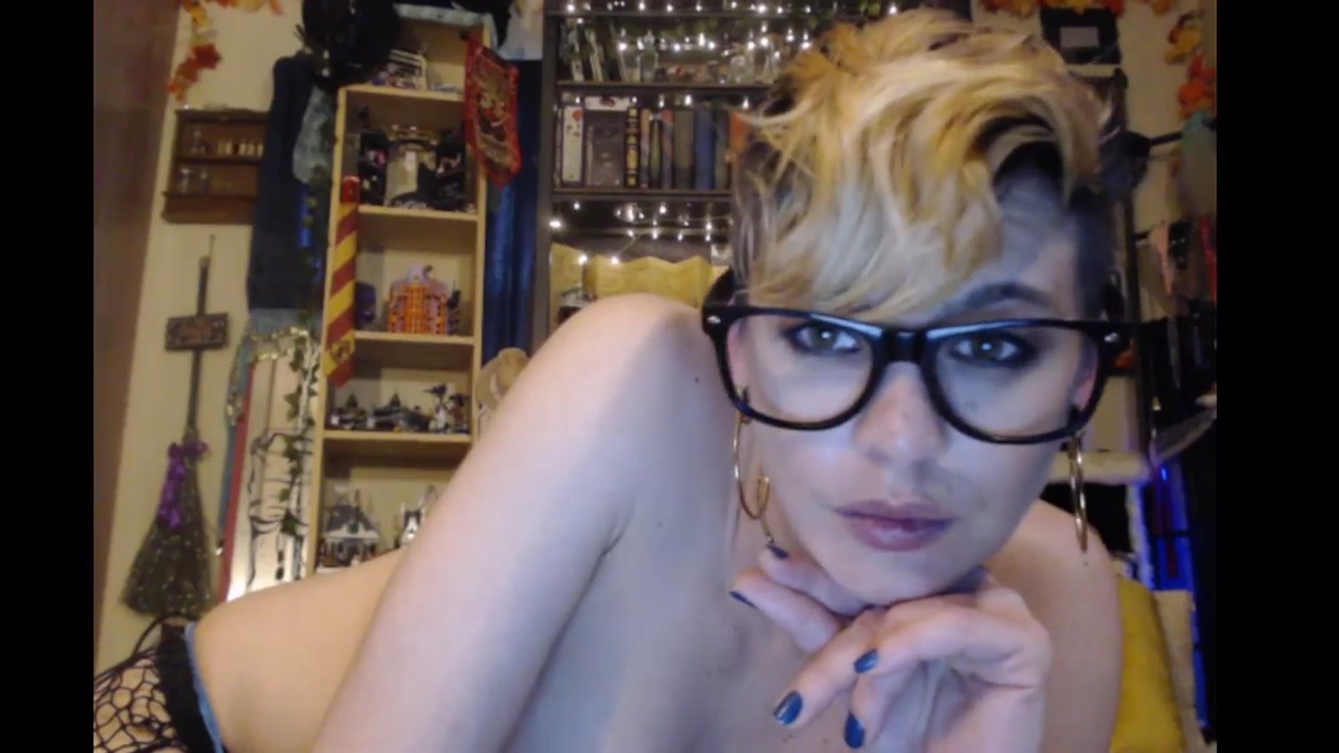 Gallery image thumbnail from Ancored's myfreecams stream on, 03/22/2024, 24:01 image 17 of 20