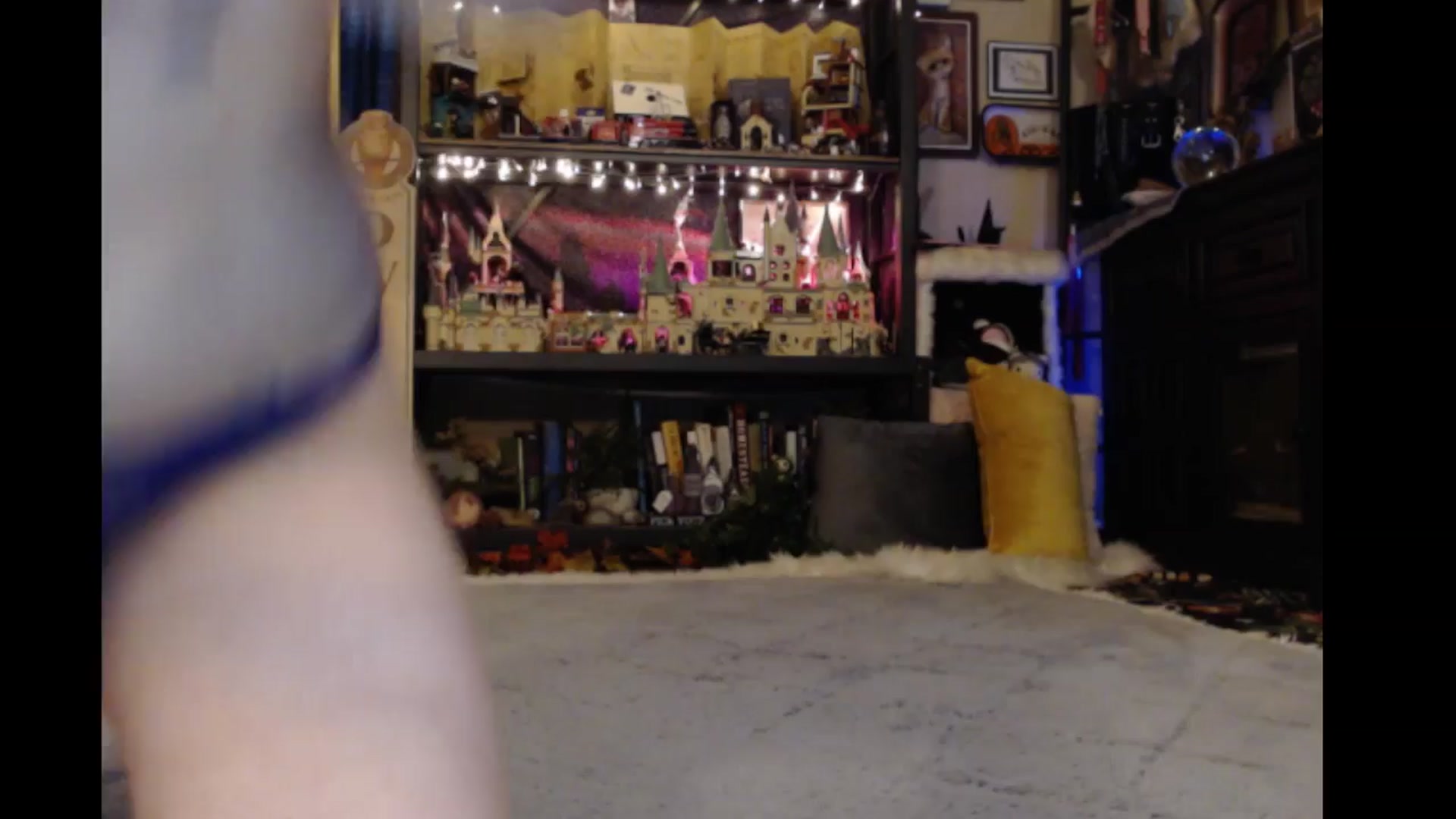 Gallery image thumbnail from Ancored's myfreecams stream on, 03/23/2024, 24:22 image 7 of 20