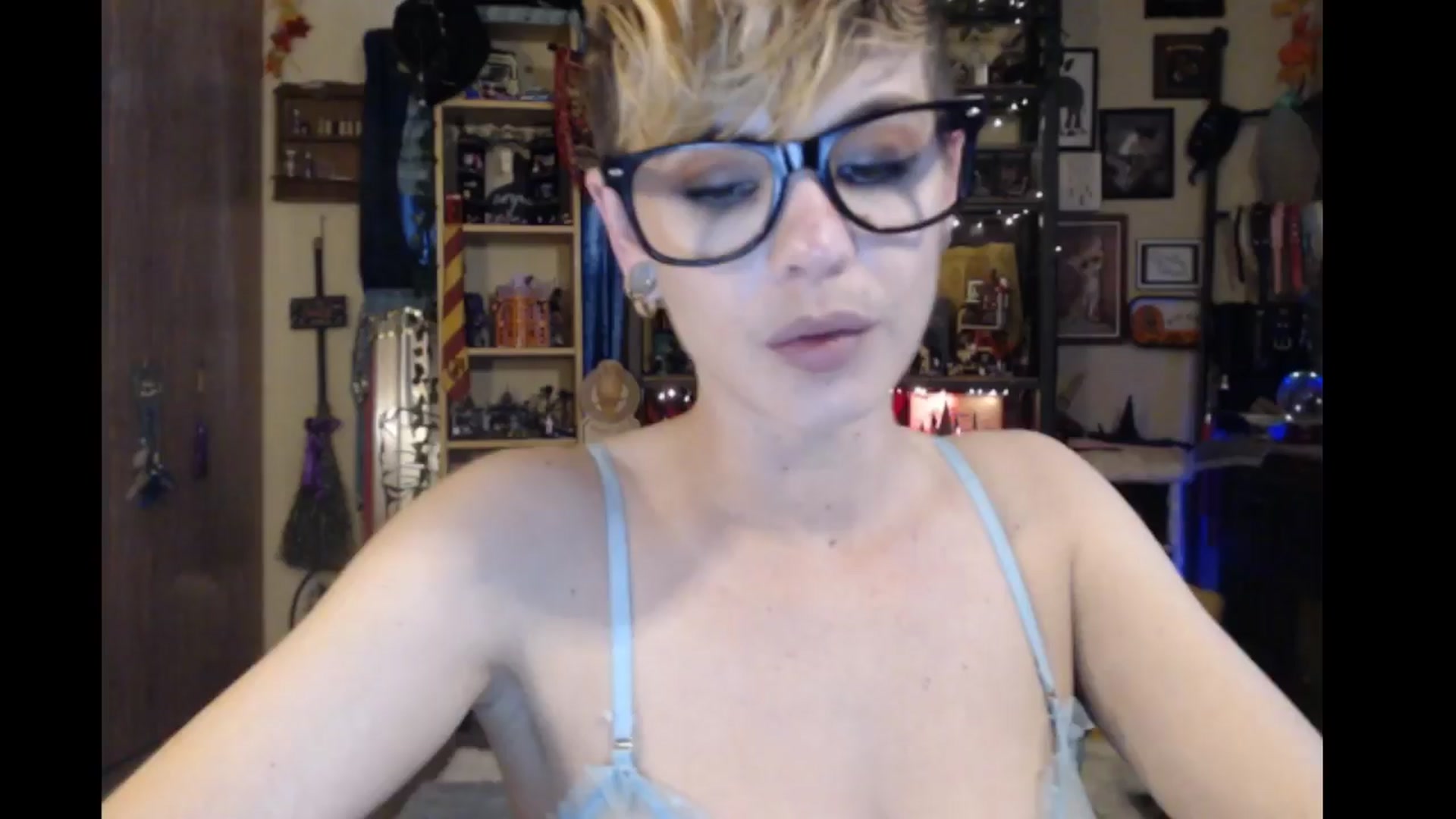 Gallery image thumbnail from Ancored's myfreecams stream on, 03/26/2024, 21:44 image 6 of 20