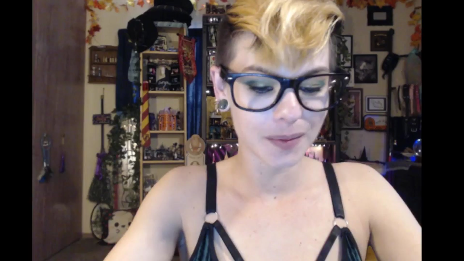 Gallery image thumbnail from Ancored's myfreecams stream on, 03/28/2024, 22:23 image 16 of 20