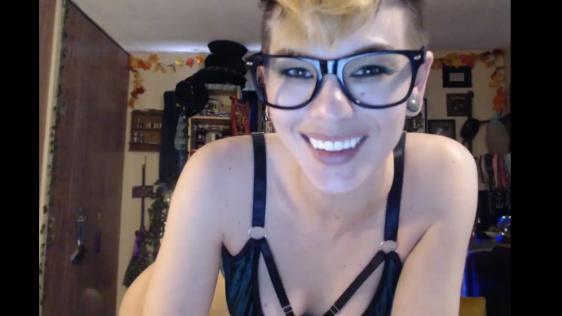 Gallery image thumbnail from Ancored's myfreecams stream on, 03/28/2024, 22:23 image 19 of 20
