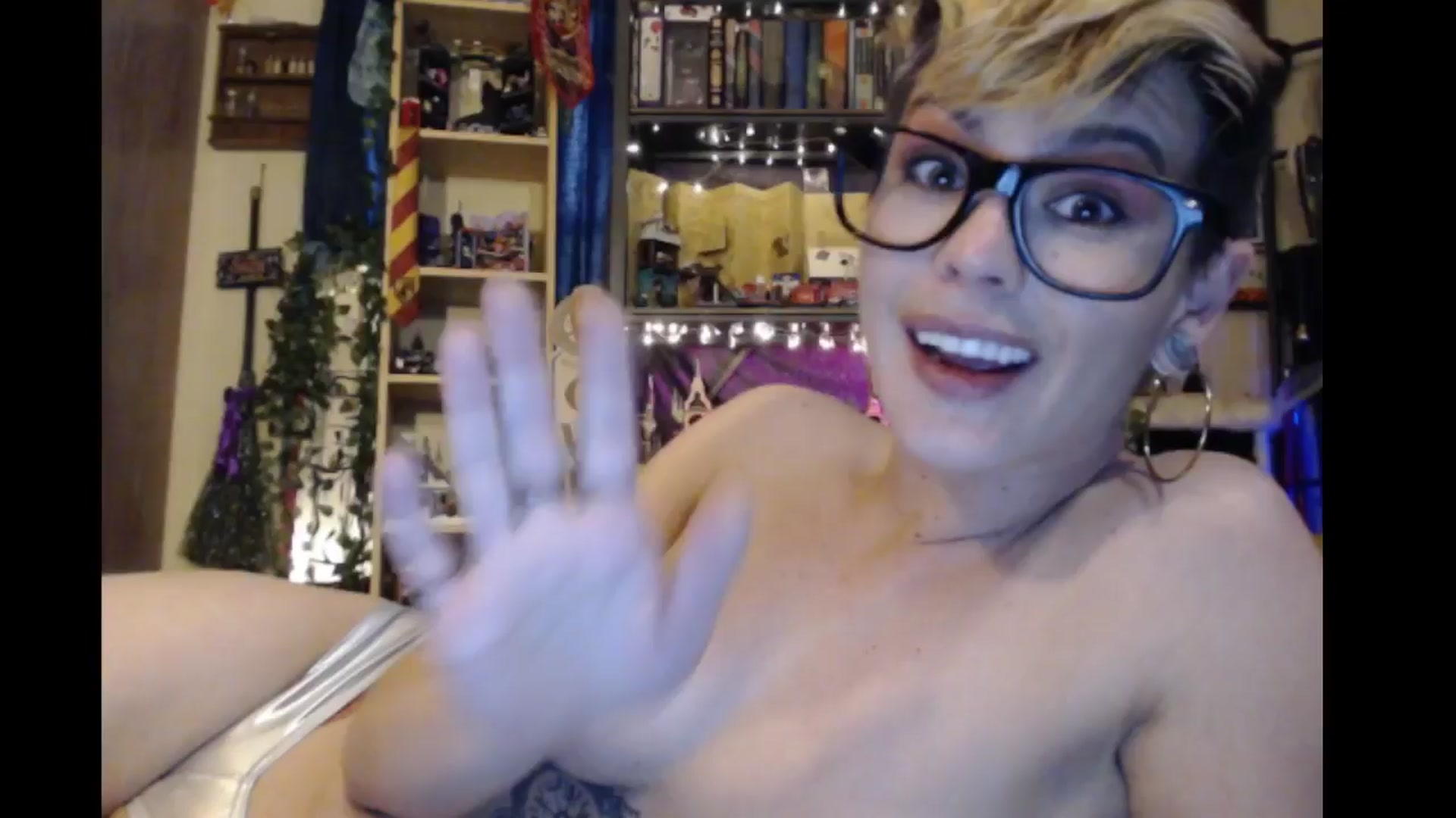 Gallery image thumbnail from Ancored's myfreecams stream on, 04/04/2024, 22:18 image 12 of 20