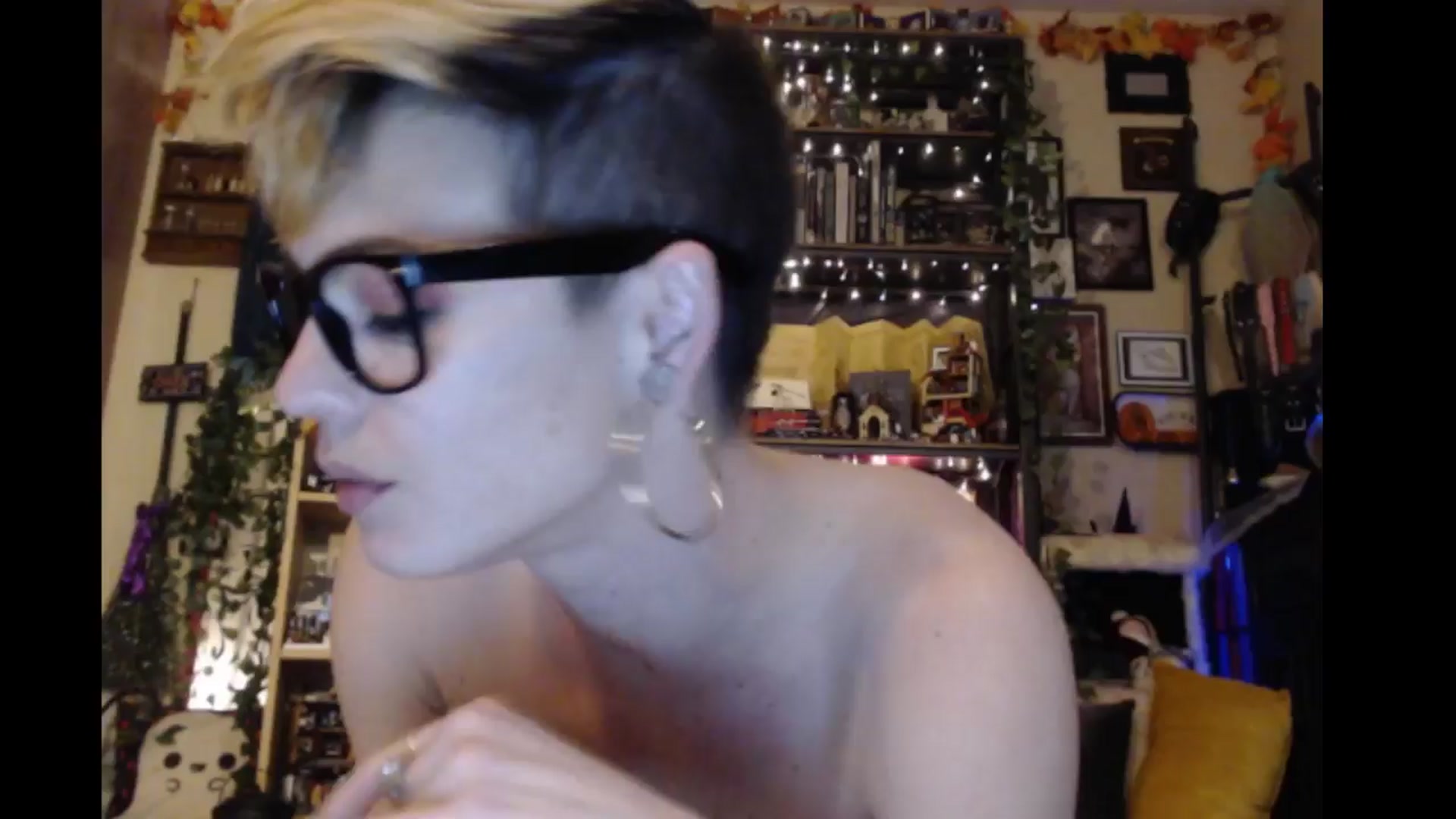 Gallery image thumbnail from Ancored's myfreecams stream on, 04/04/2024, 22:18 image 18 of 20
