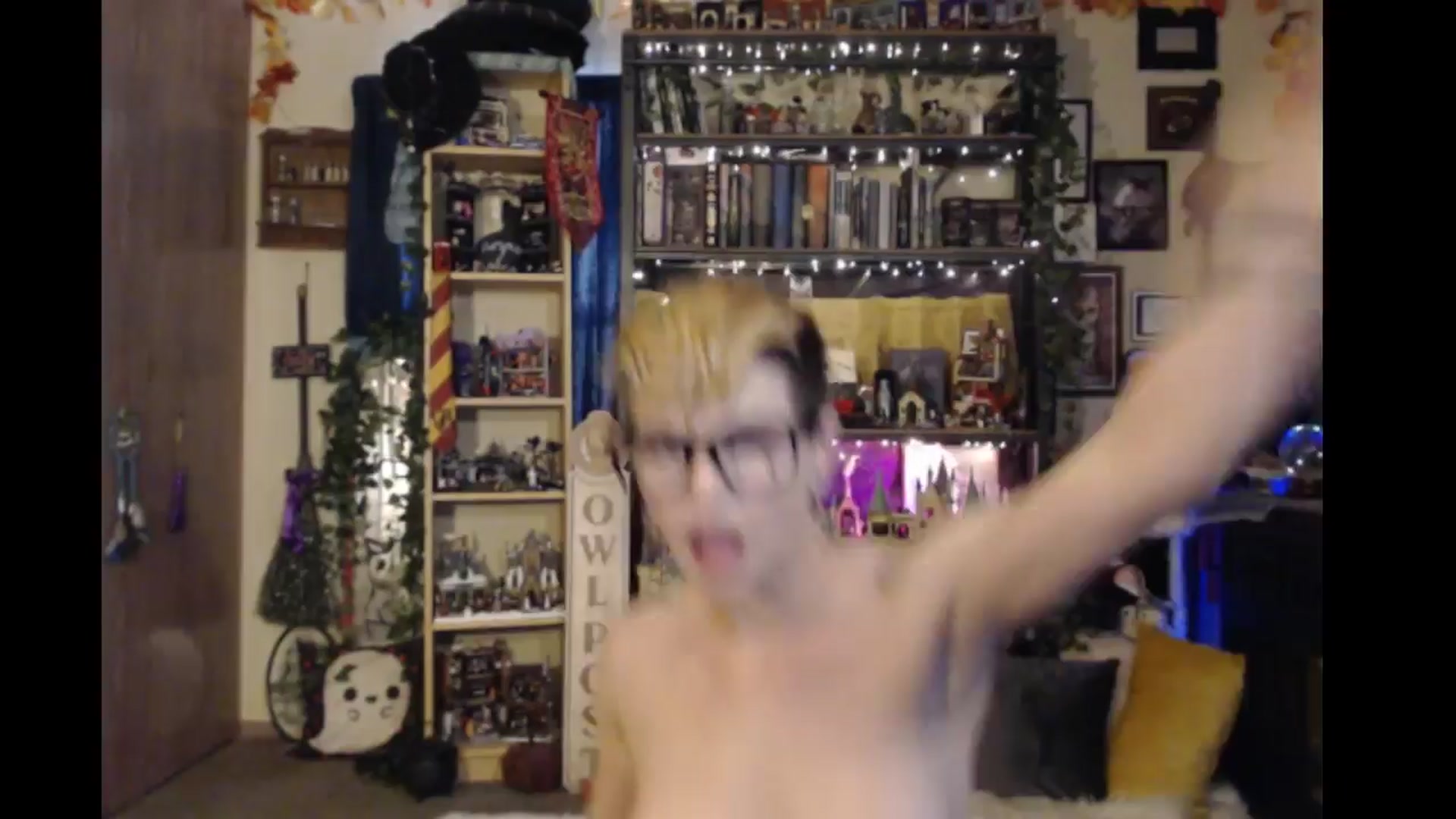 Gallery image thumbnail from Ancored's myfreecams stream on, 04/04/2024, 22:18 image 3 of 20