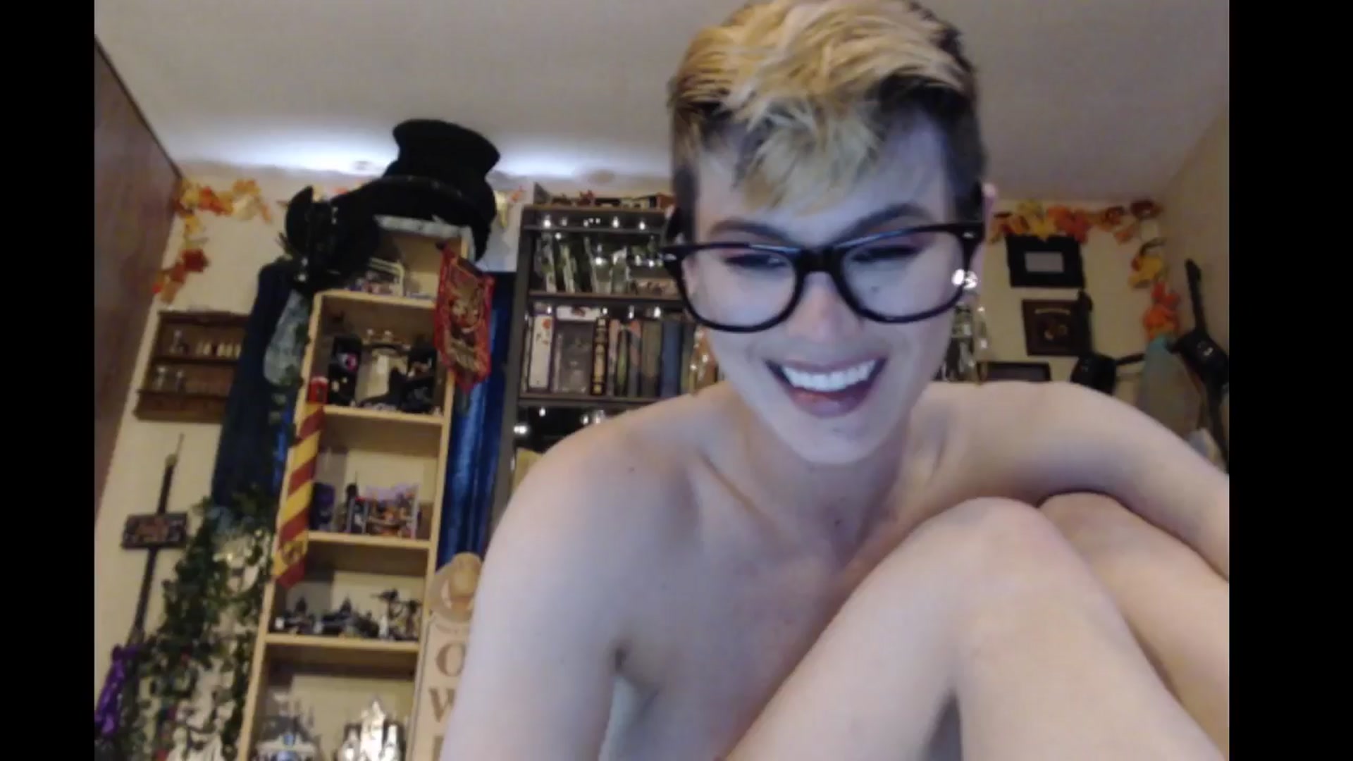 Gallery image thumbnail from Ancored's myfreecams stream on, 04/04/2024, 22:18 image 19 of 20