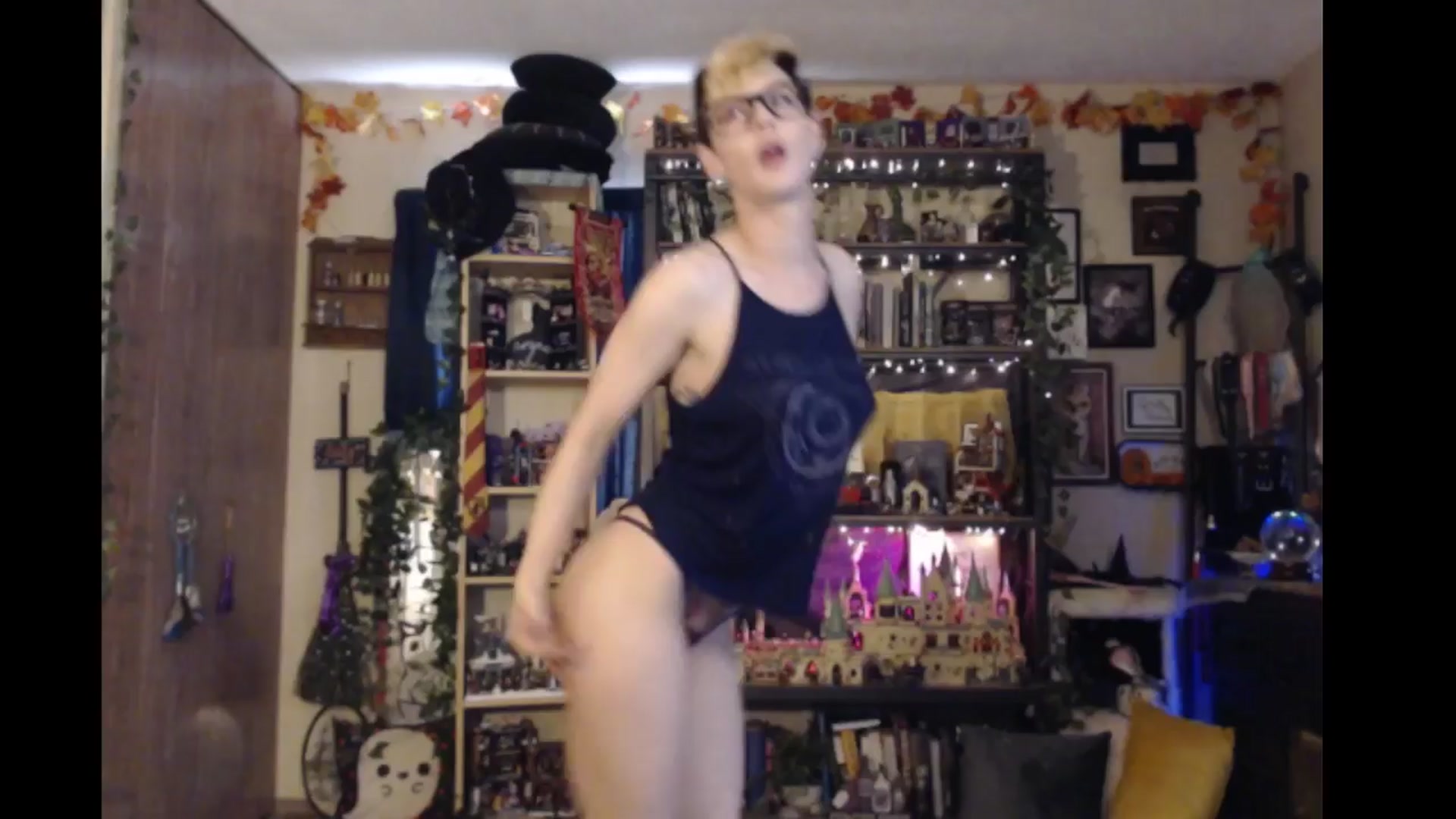 Gallery image thumbnail from Ancored's myfreecams stream on, 04/05/2024, 20:07 image 5 of 20