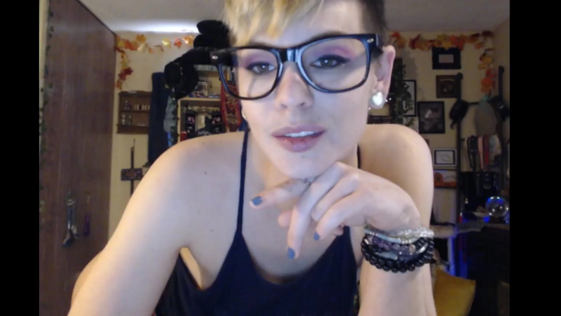 Gallery image thumbnail from Ancored's myfreecams stream on, 04/05/2024, 20:07 image 8 of 20