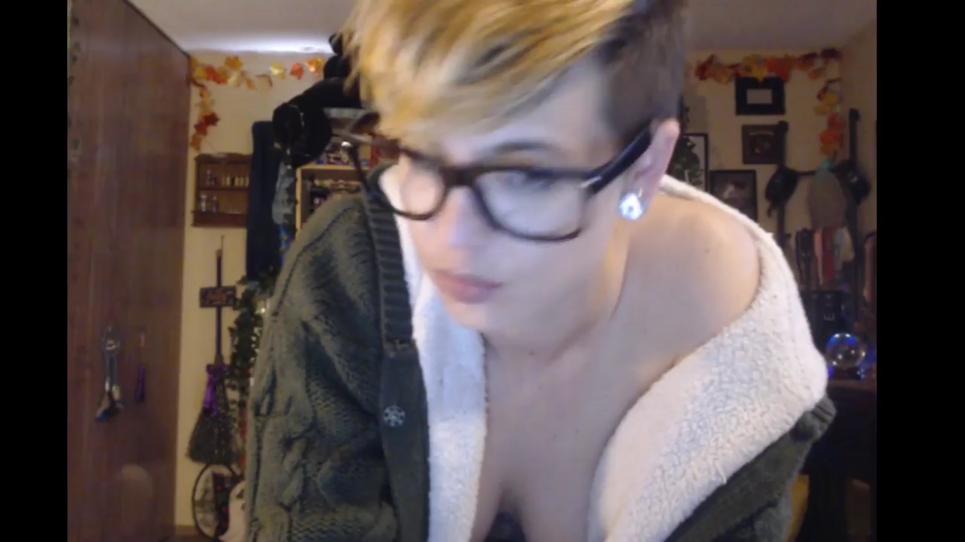 Gallery image thumbnail from Ancored's myfreecams stream on, 04/06/2024, 22:44 image 4 of 20