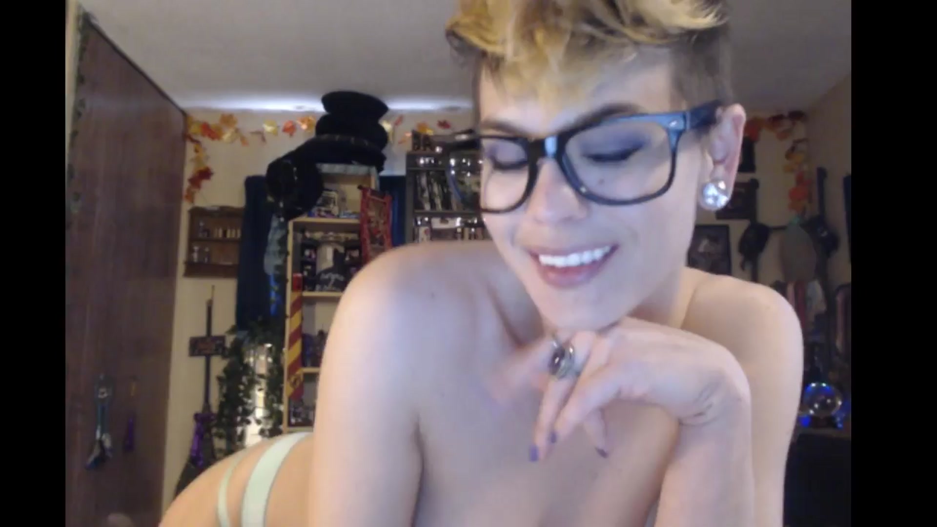 Gallery image thumbnail from Ancored's myfreecams stream on, 04/08/2024, 21:41 image 8 of 20