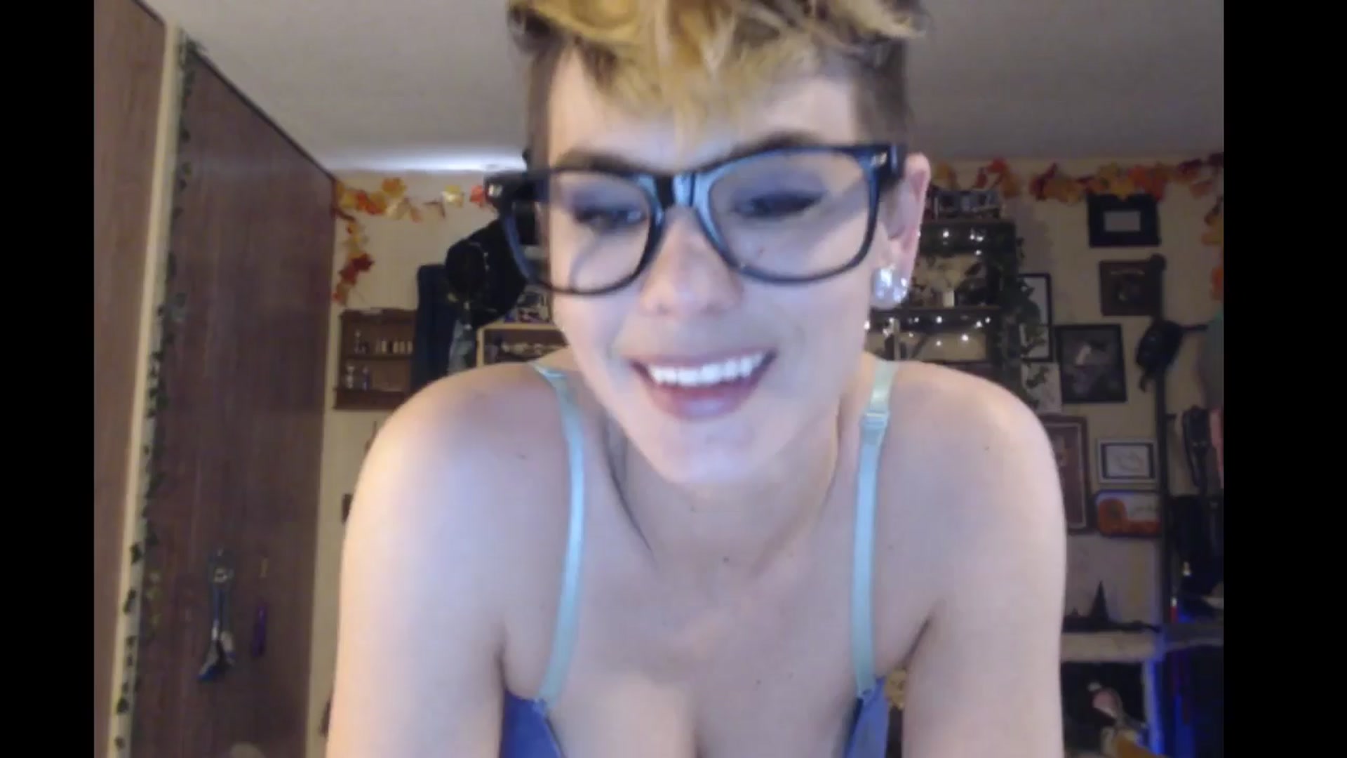 Gallery image thumbnail from Ancored's myfreecams stream on, 04/08/2024, 21:41 image 13 of 20