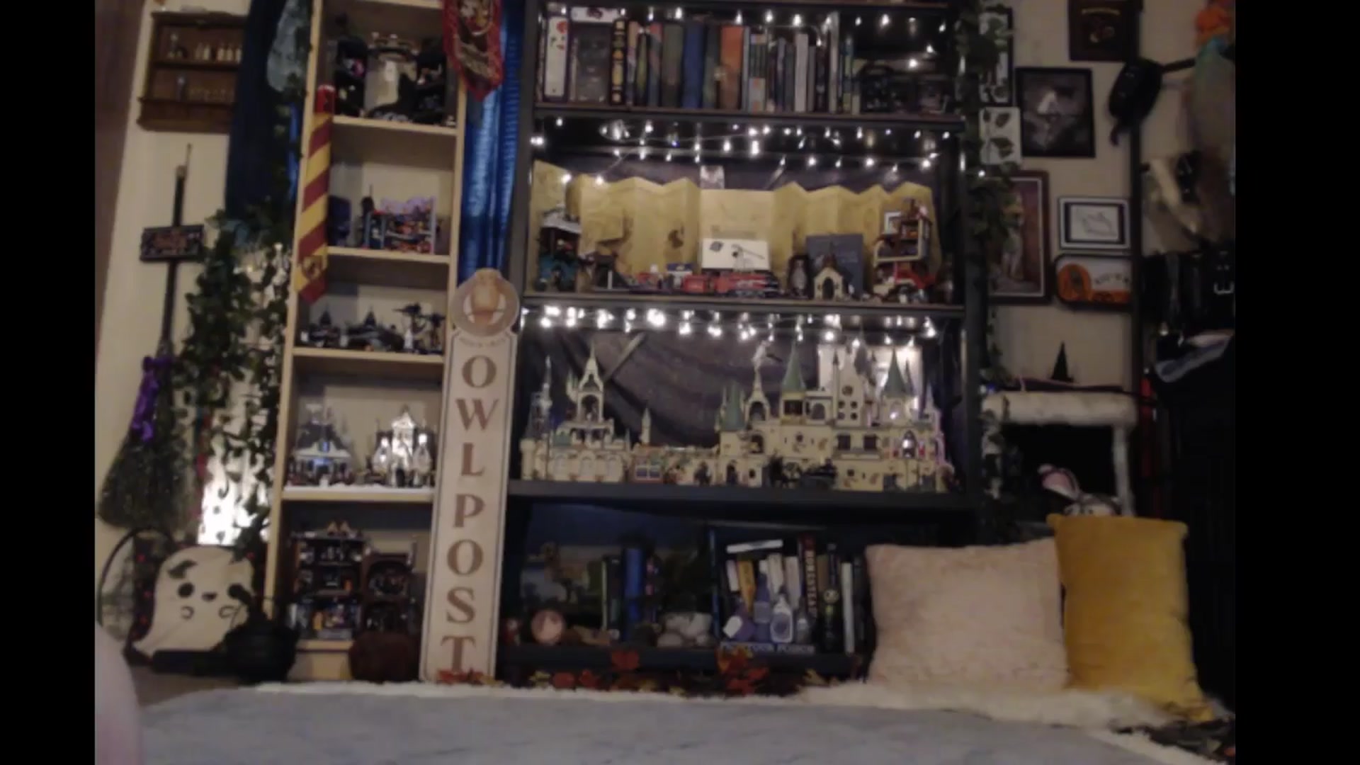Gallery image thumbnail from Ancored's myfreecams stream on, 04/15/2024, 24:36 image 17 of 20