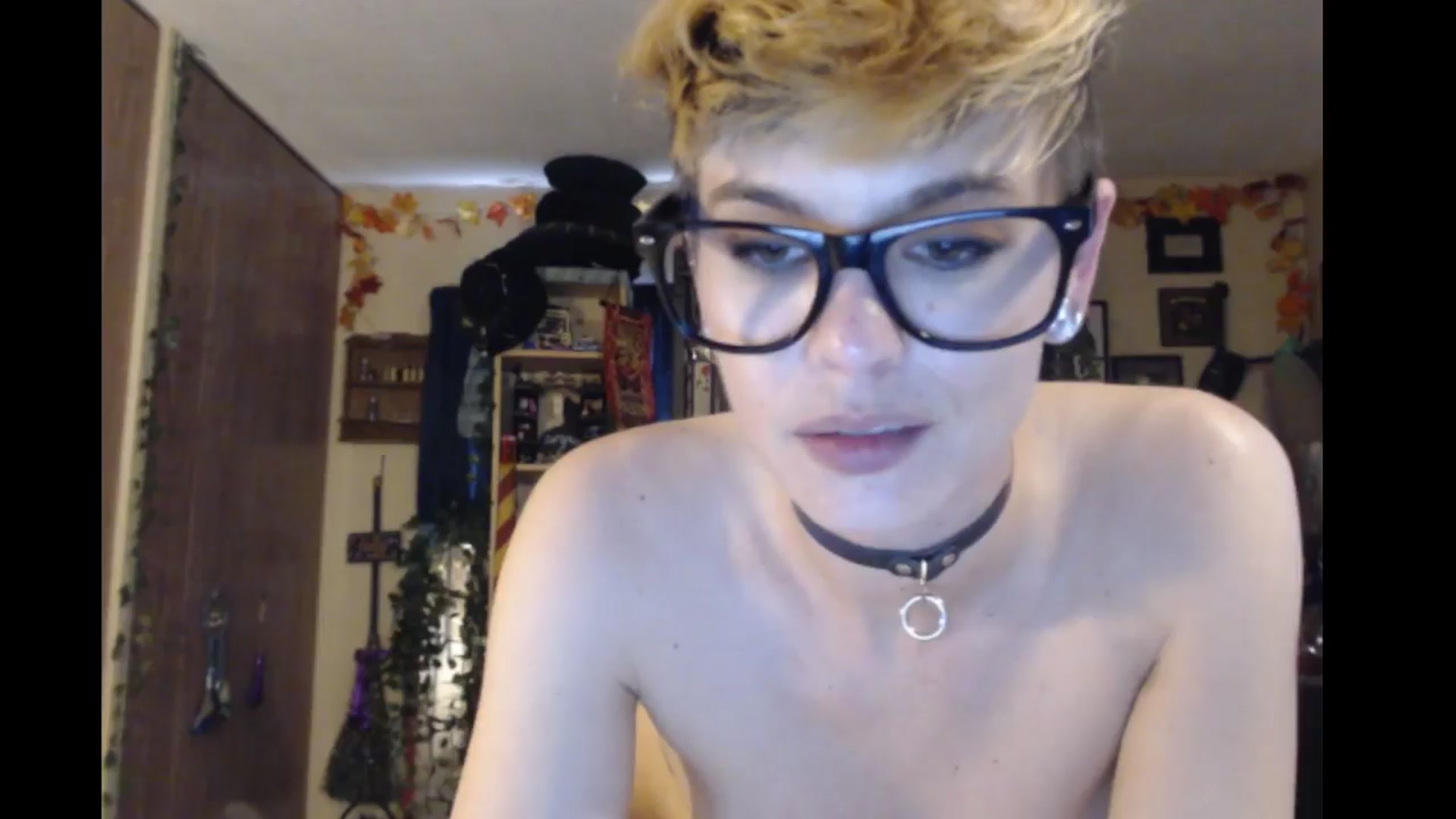 Gallery image thumbnail from Ancored's myfreecams stream on, 04/15/2024, 24:36 image 12 of 20