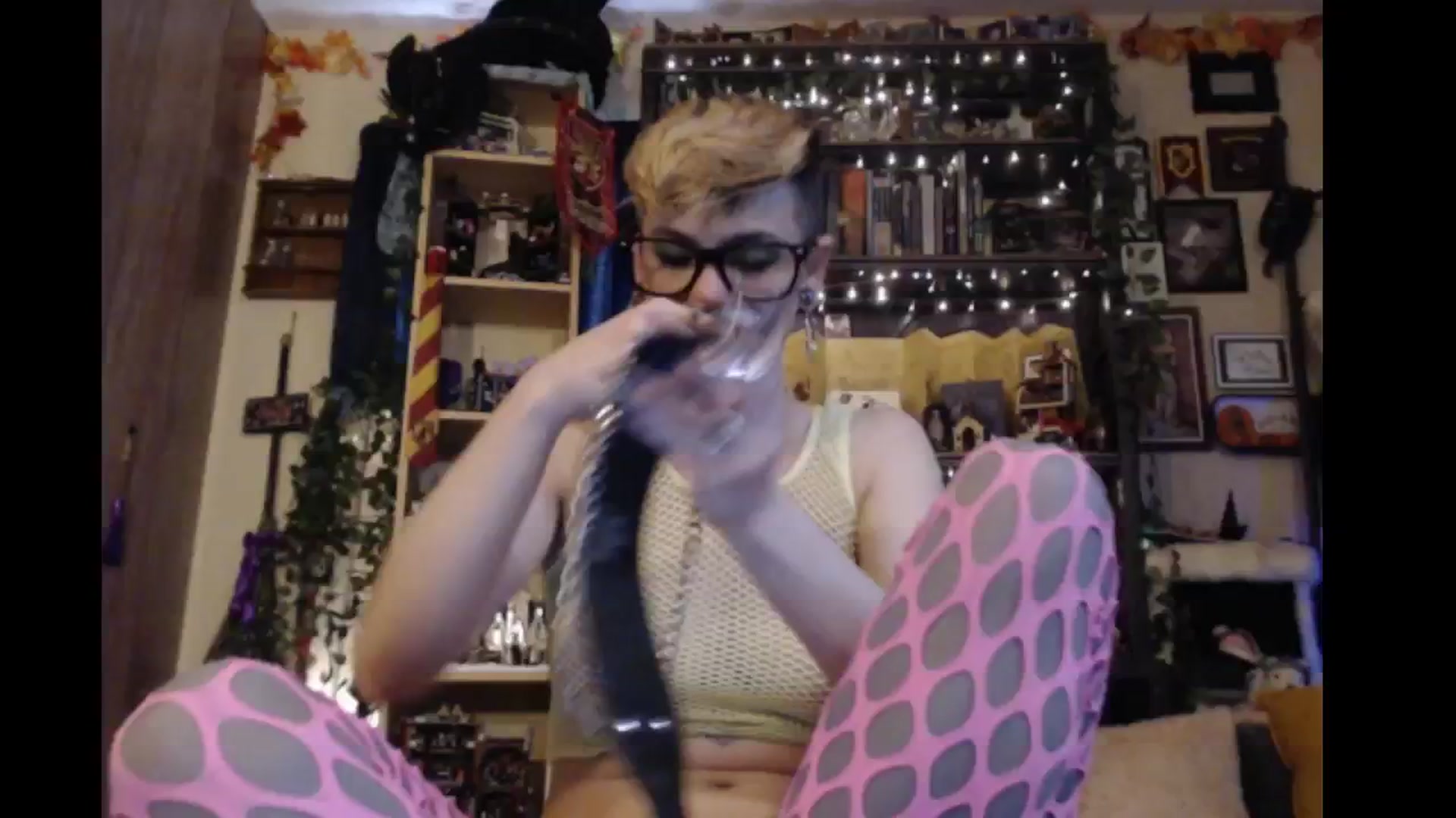Gallery image thumbnail from Ancored's myfreecams stream on, 04/20/2024, 18:38 image 18 of 20