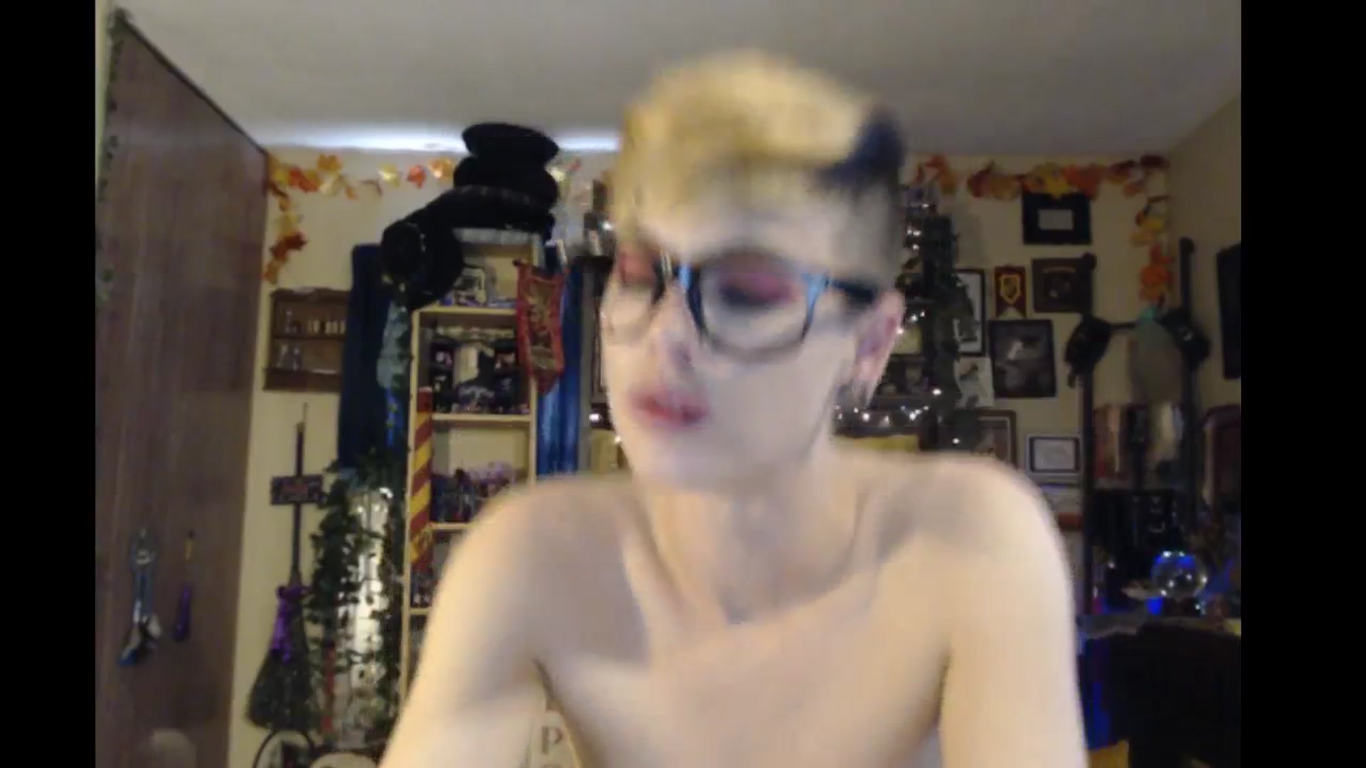 Gallery image thumbnail from Ancored's myfreecams stream on, 04/23/2024, 21:09 image 16 of 20