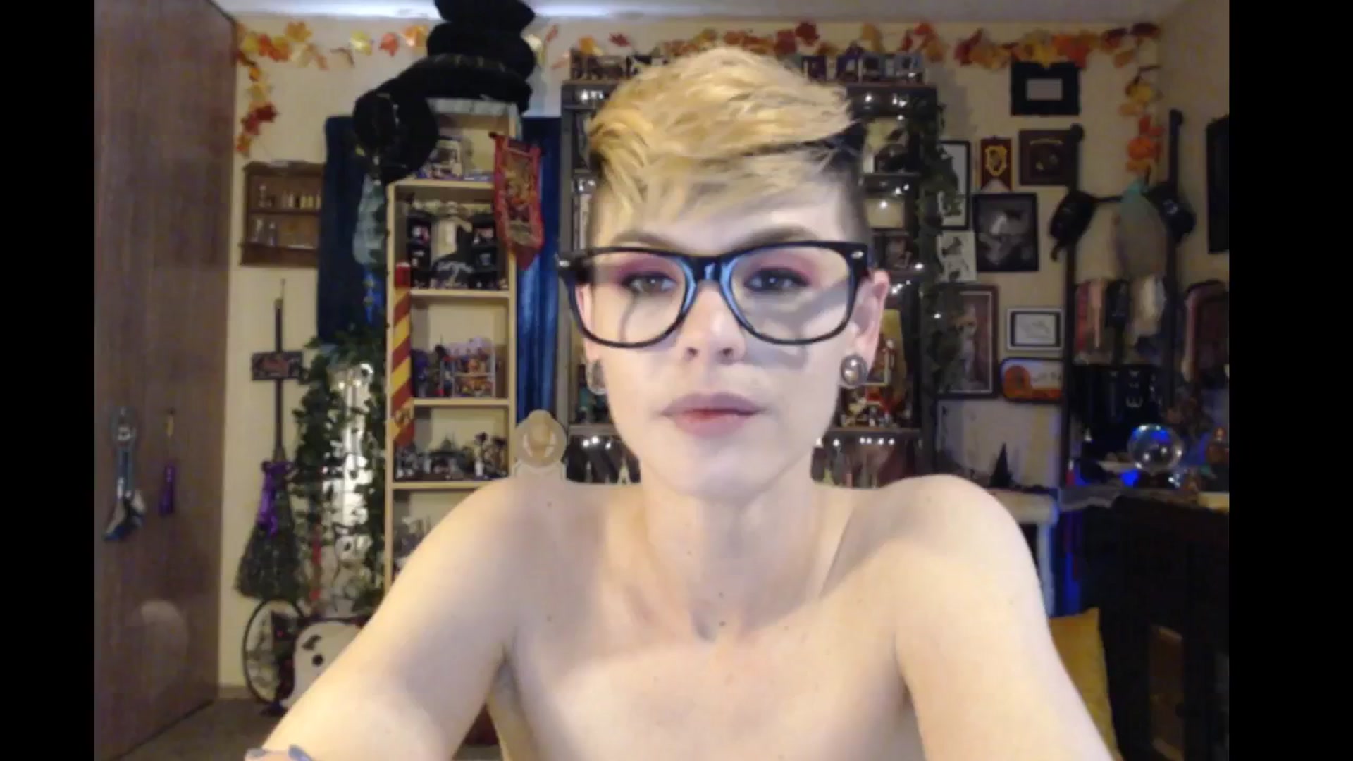 Gallery image thumbnail from Ancored's myfreecams stream on, 04/23/2024, 21:09 image 11 of 20