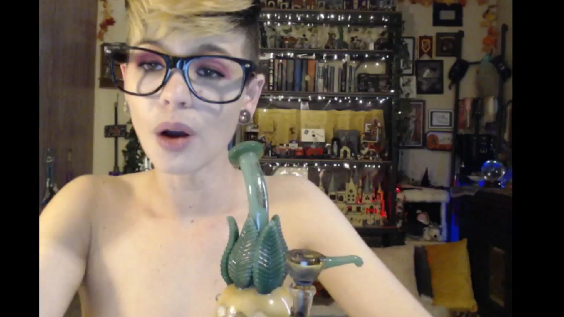 Gallery image thumbnail from Ancored's myfreecams stream on, 04/23/2024, 21:09 image 6 of 20