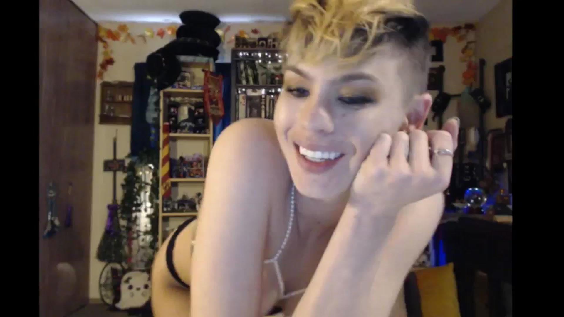 Gallery image thumbnail from Ancored's myfreecams stream on, 04/24/2024, 22:55 image 10 of 20